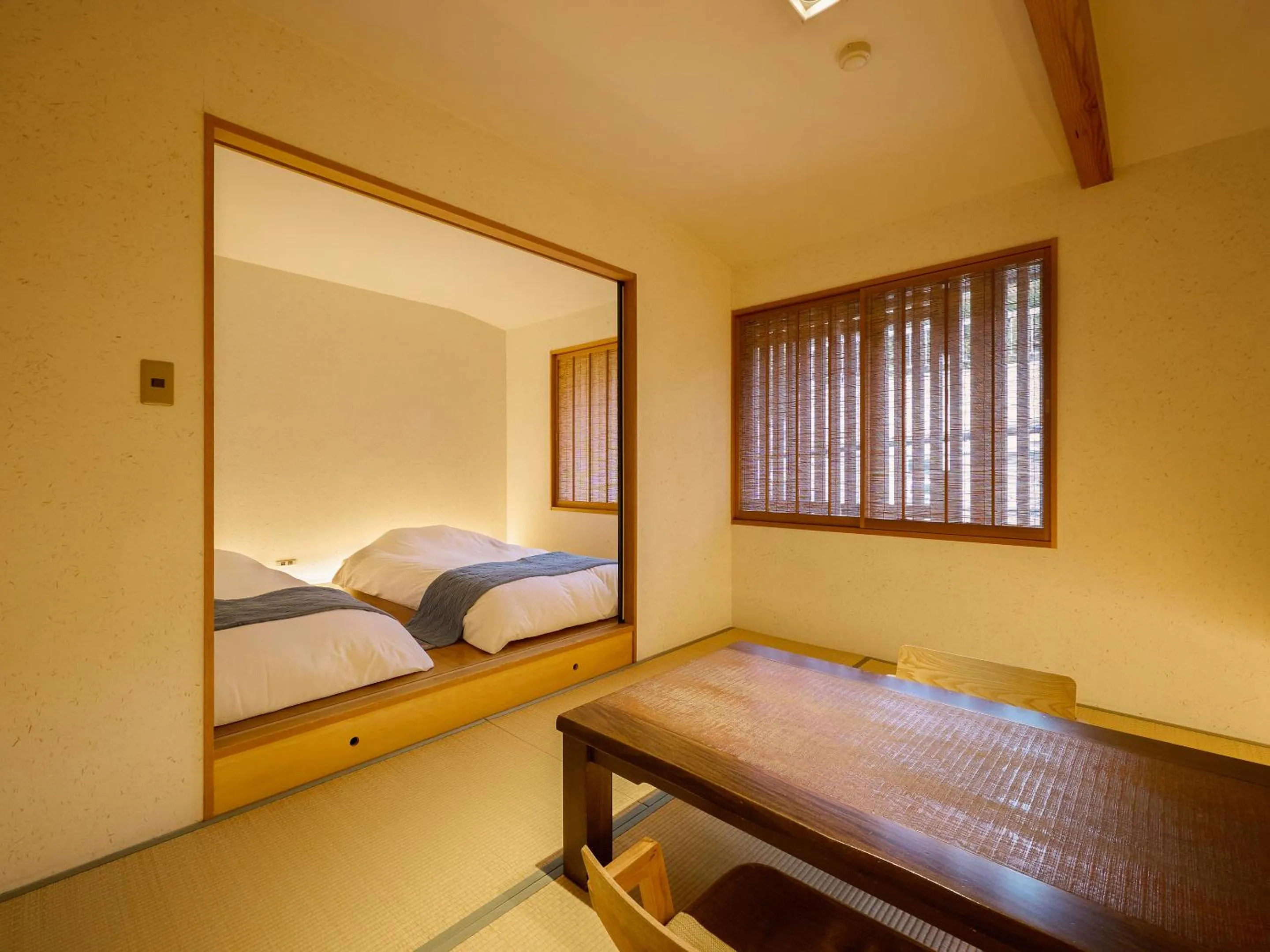 Photo of the whole room, Bed in Seikansou