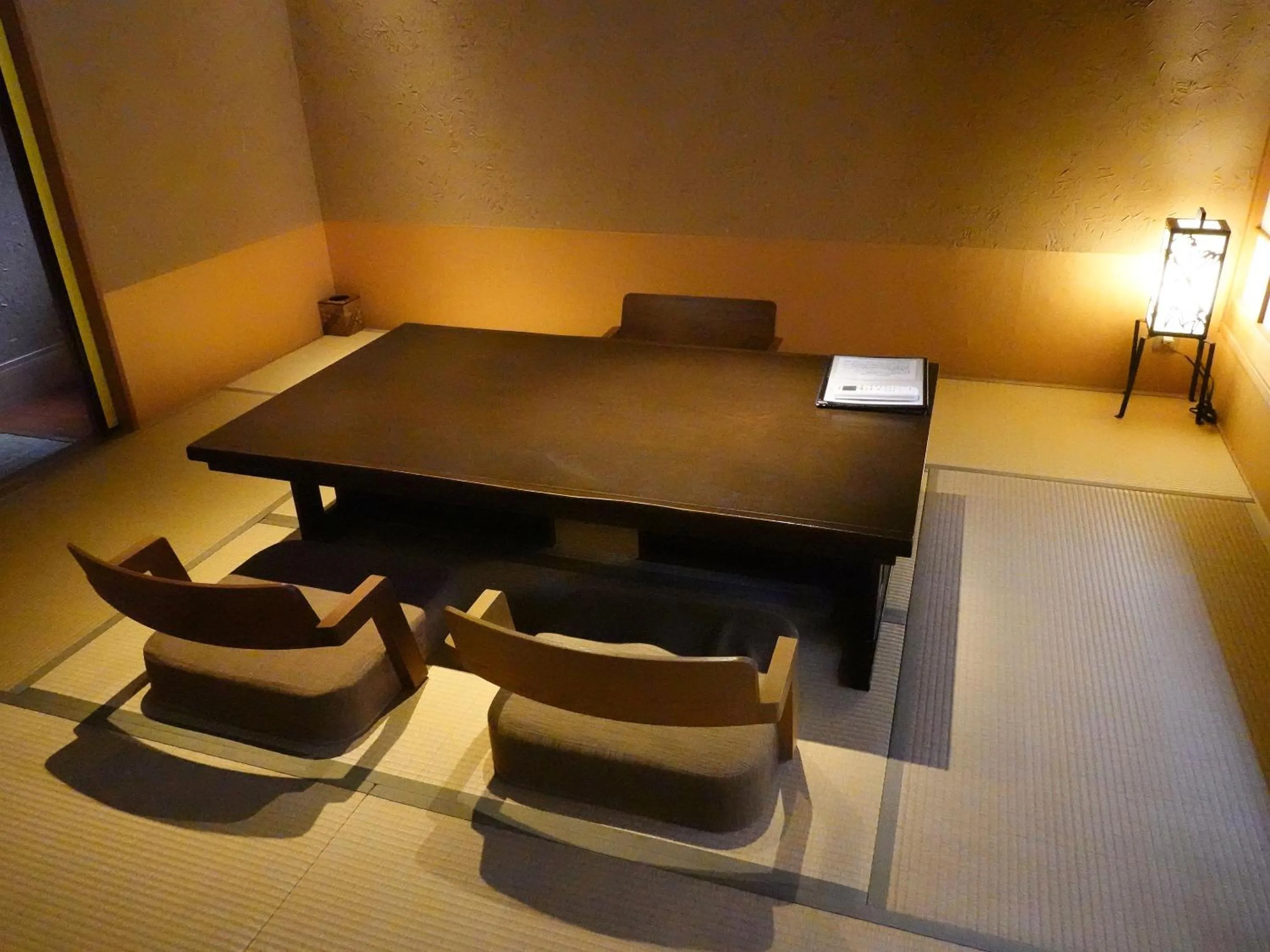 Photo of the whole room in Seikansou