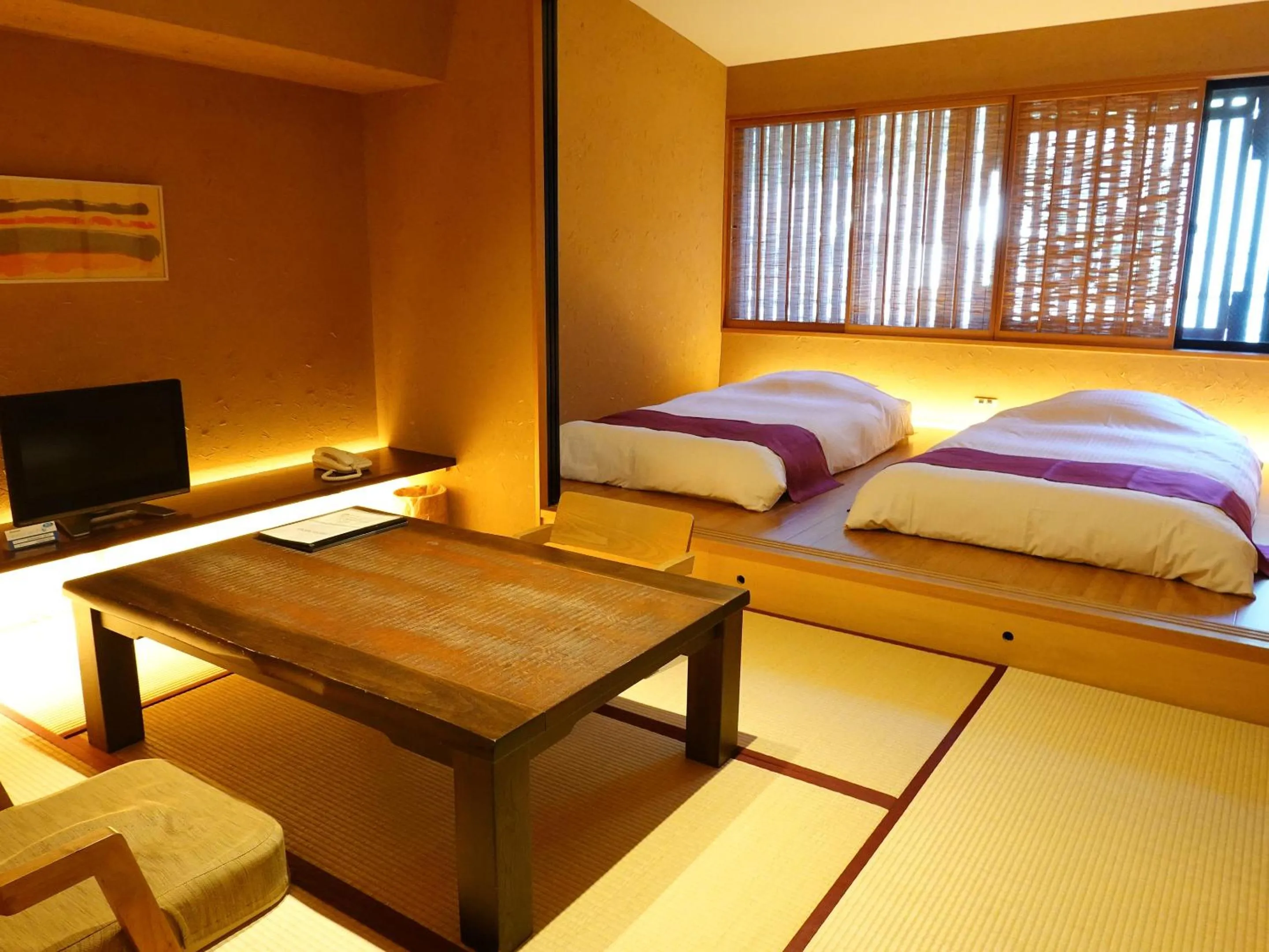 Photo of the whole room, Bed in Seikansou