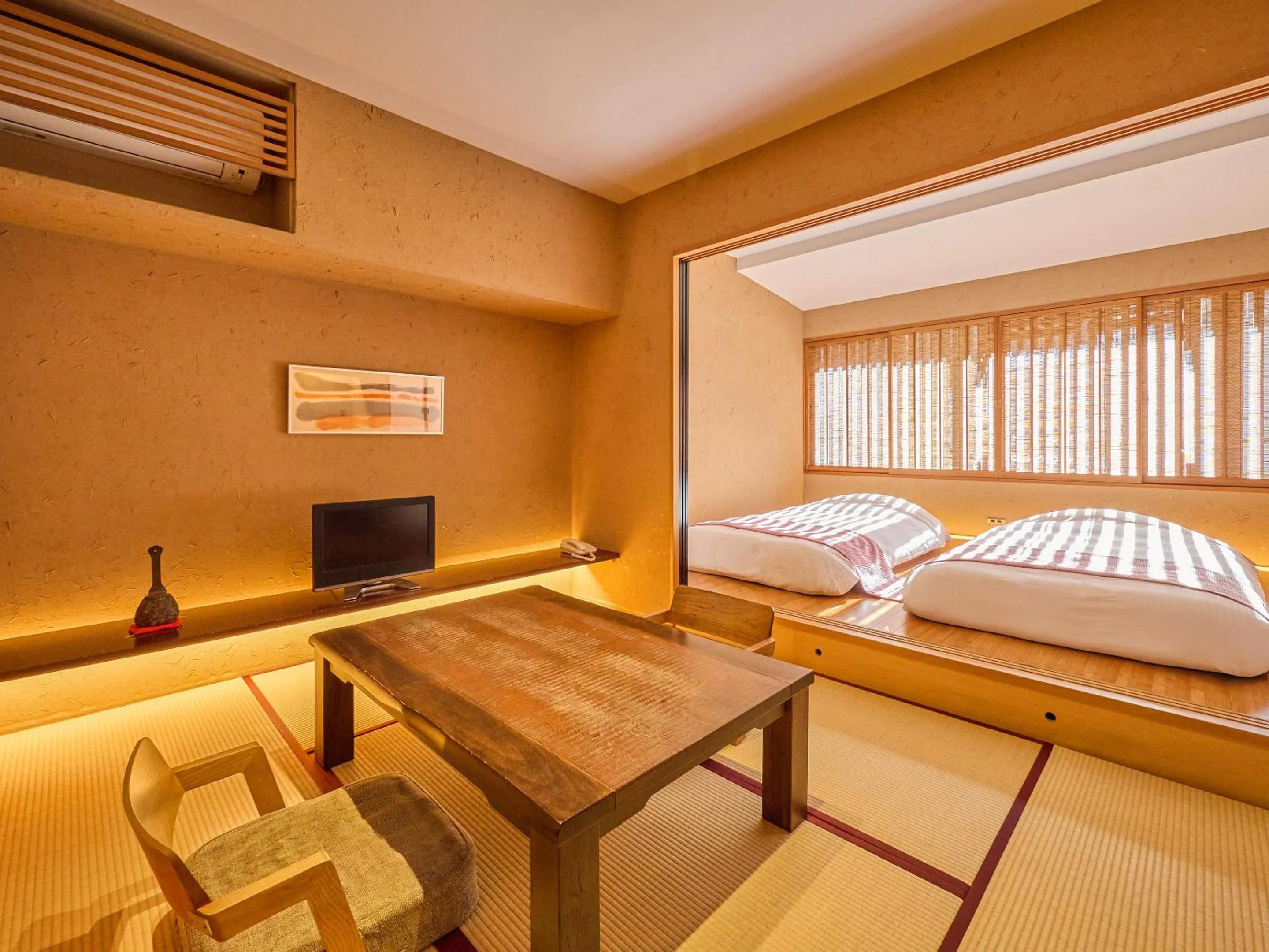 Photo of the whole room, Bed in Seikansou