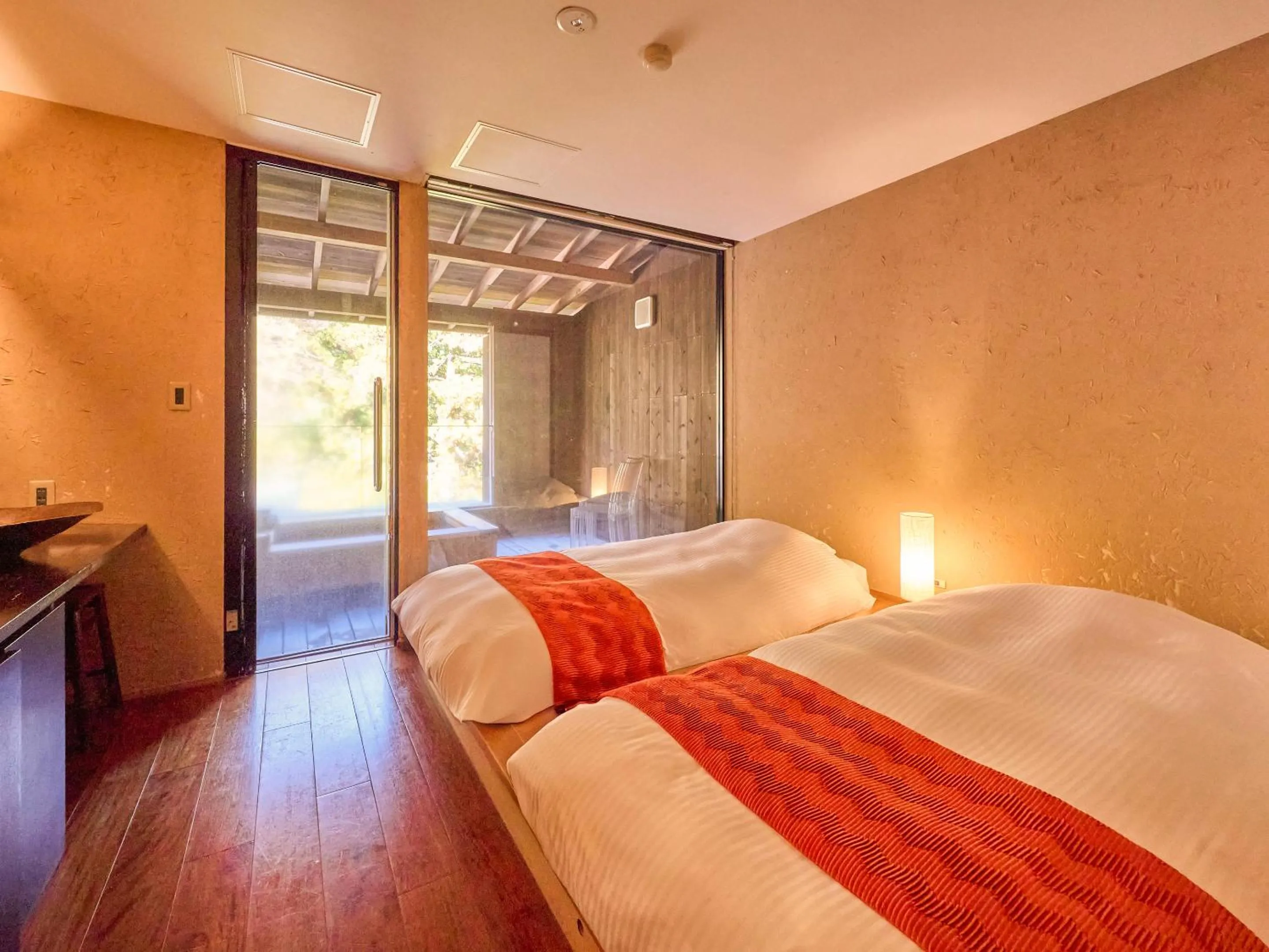 Photo of the whole room, Bed in Seikansou