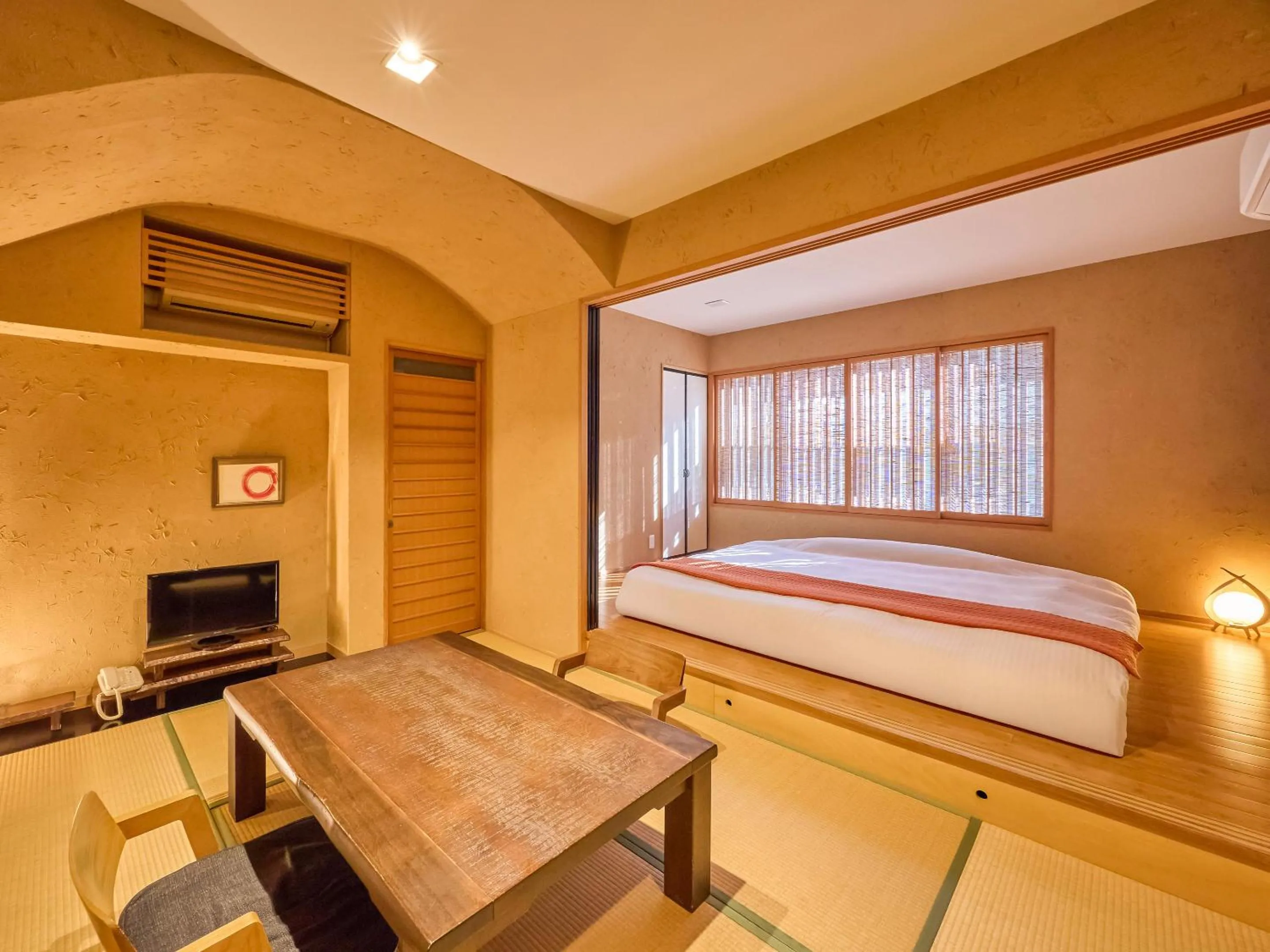 Photo of the whole room, Bed in Seikansou