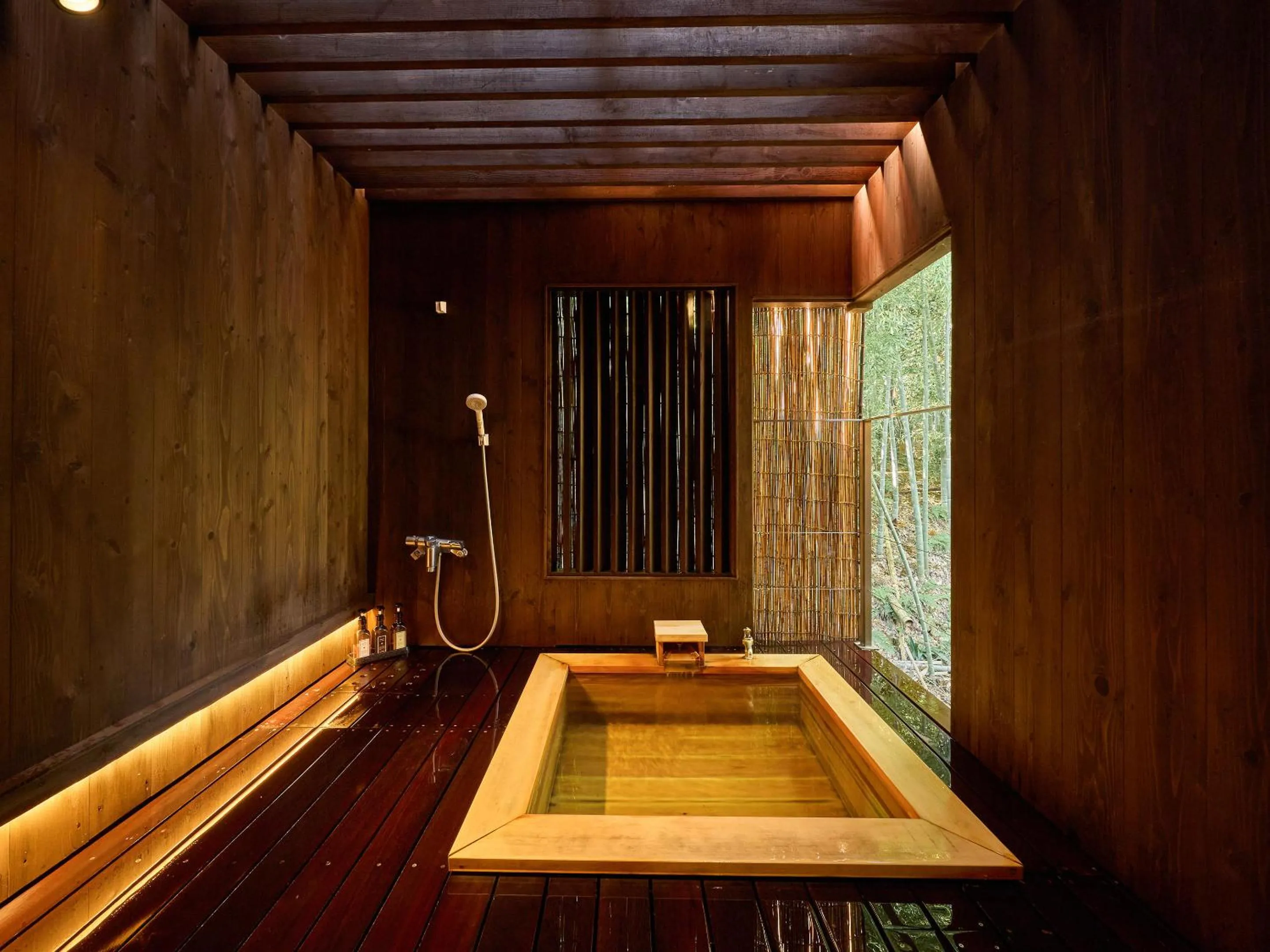 Hot Spring Bath in Seikansou