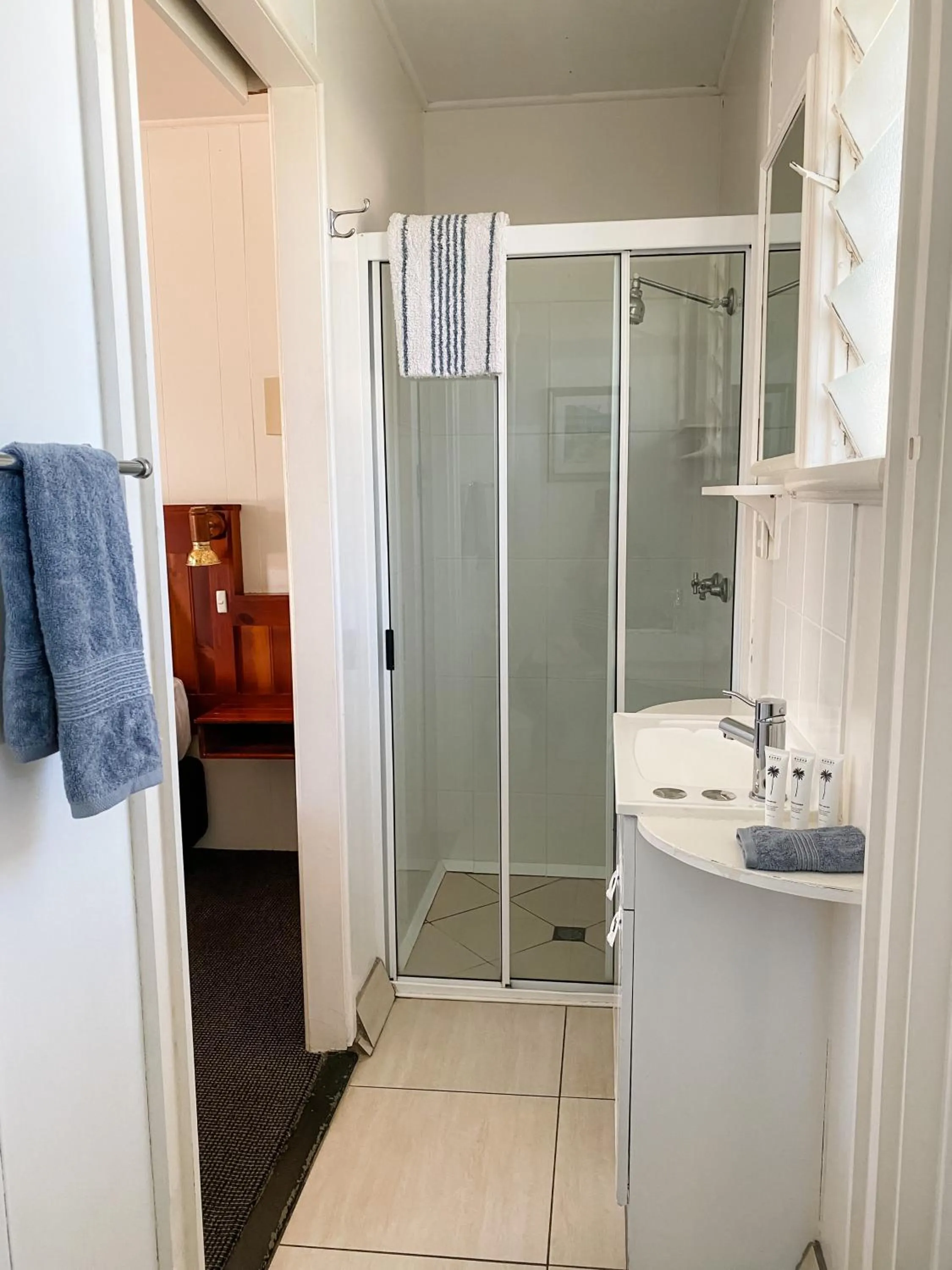 Shower in Pacific Sun Bargara