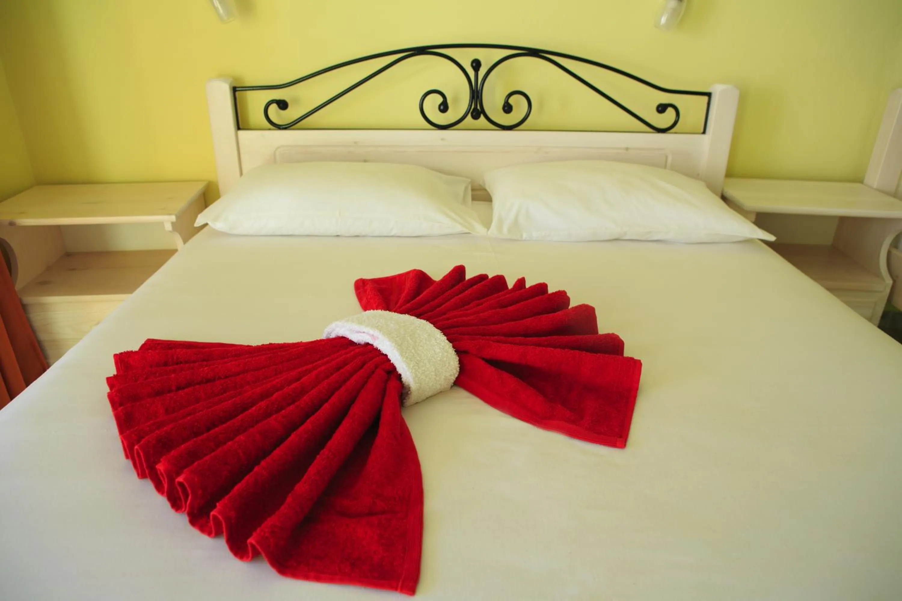 Decorative detail, Bed in Stroubis Studios I