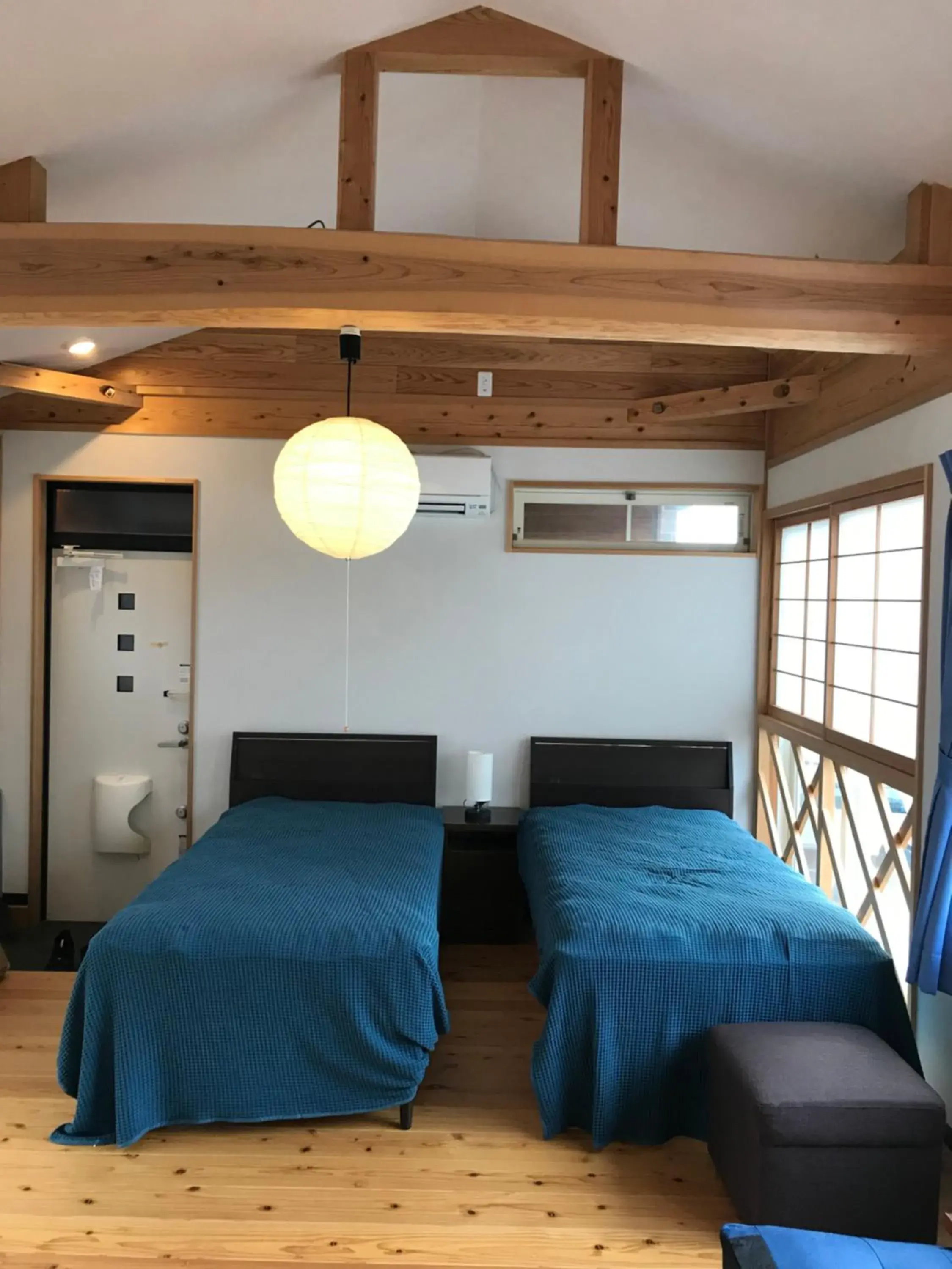 Bedroom, Bed in WEST in Bedroom, Bed in WEST in