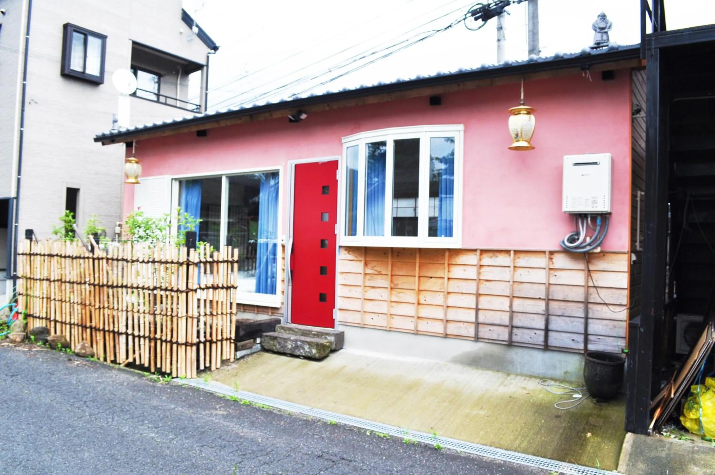 Facade/entrance in WEST in