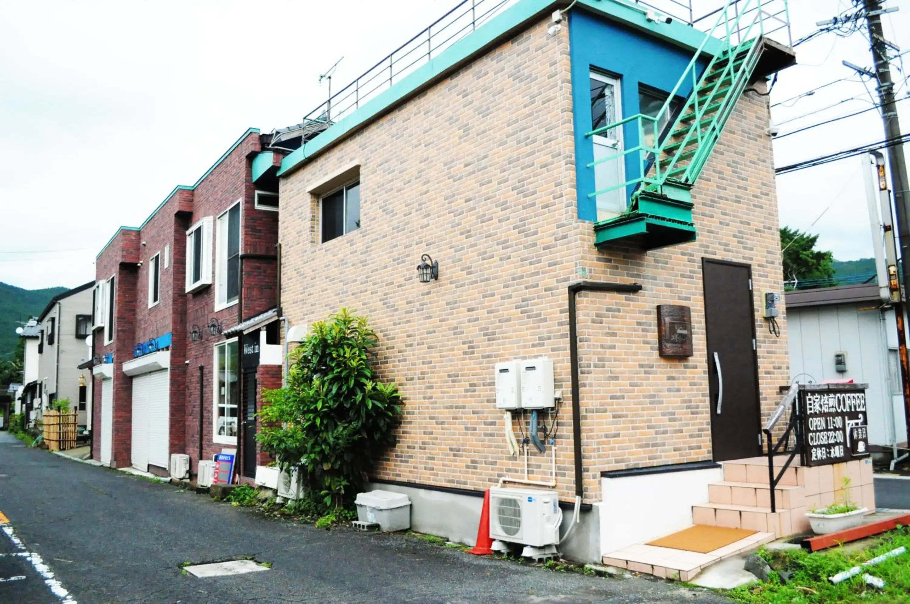 Property building in WEST in Property building in WEST in