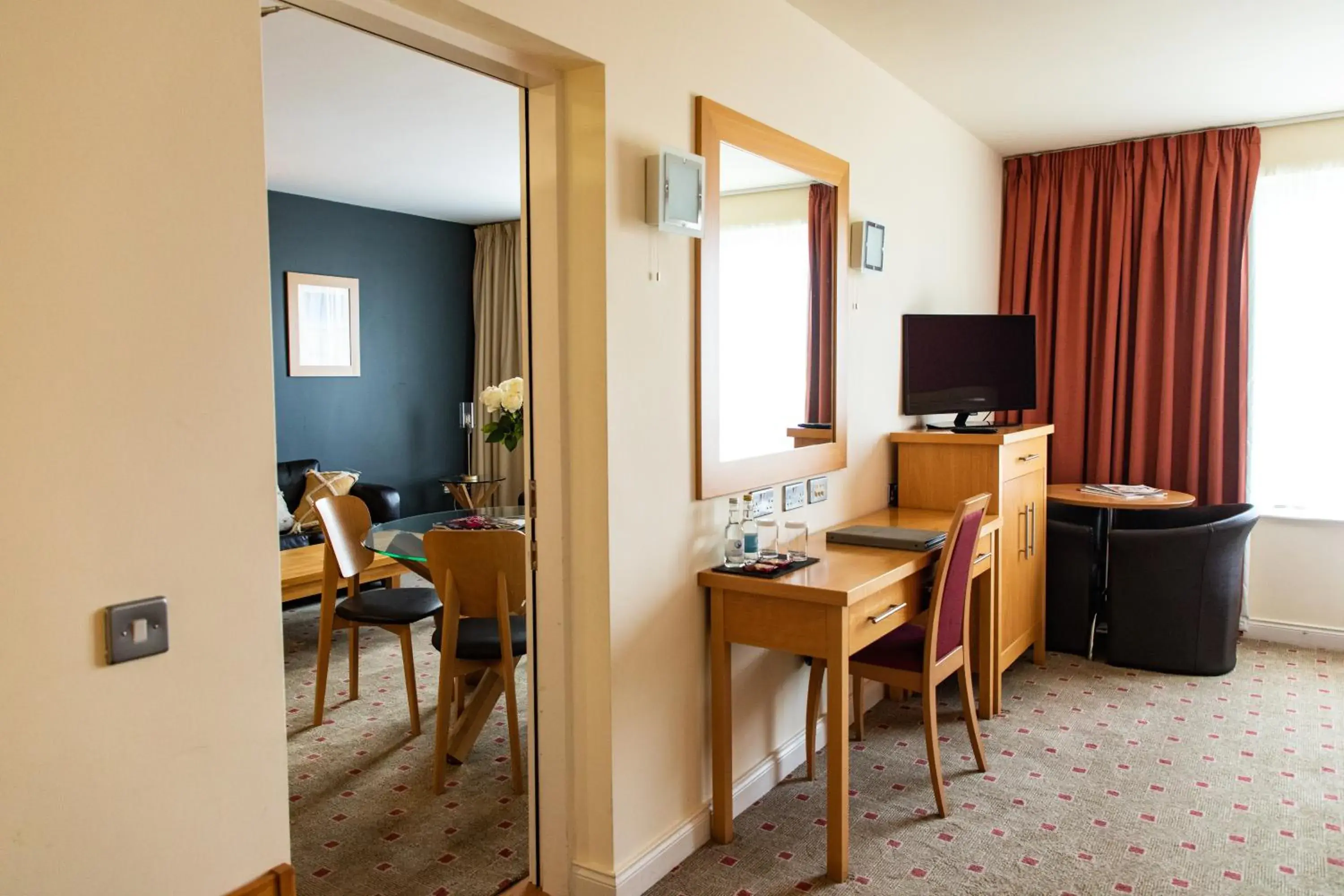 One-Bedroom Suite in Lahinch Coast Hotel and Suites One-Bedroom Suite in Lahinch Coast Hotel and Suites