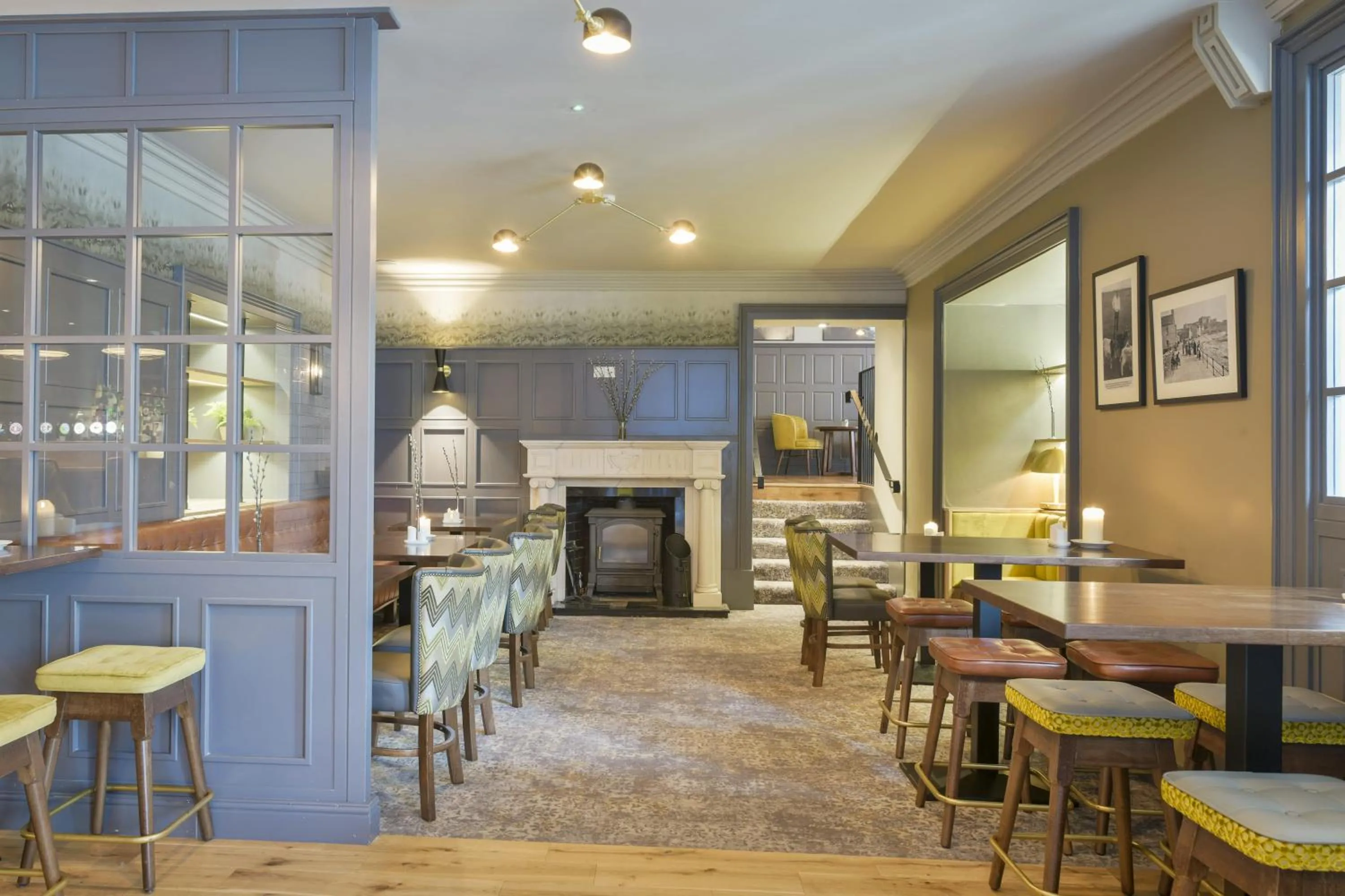 Lounge or bar in Lahinch Coast Hotel and Suites