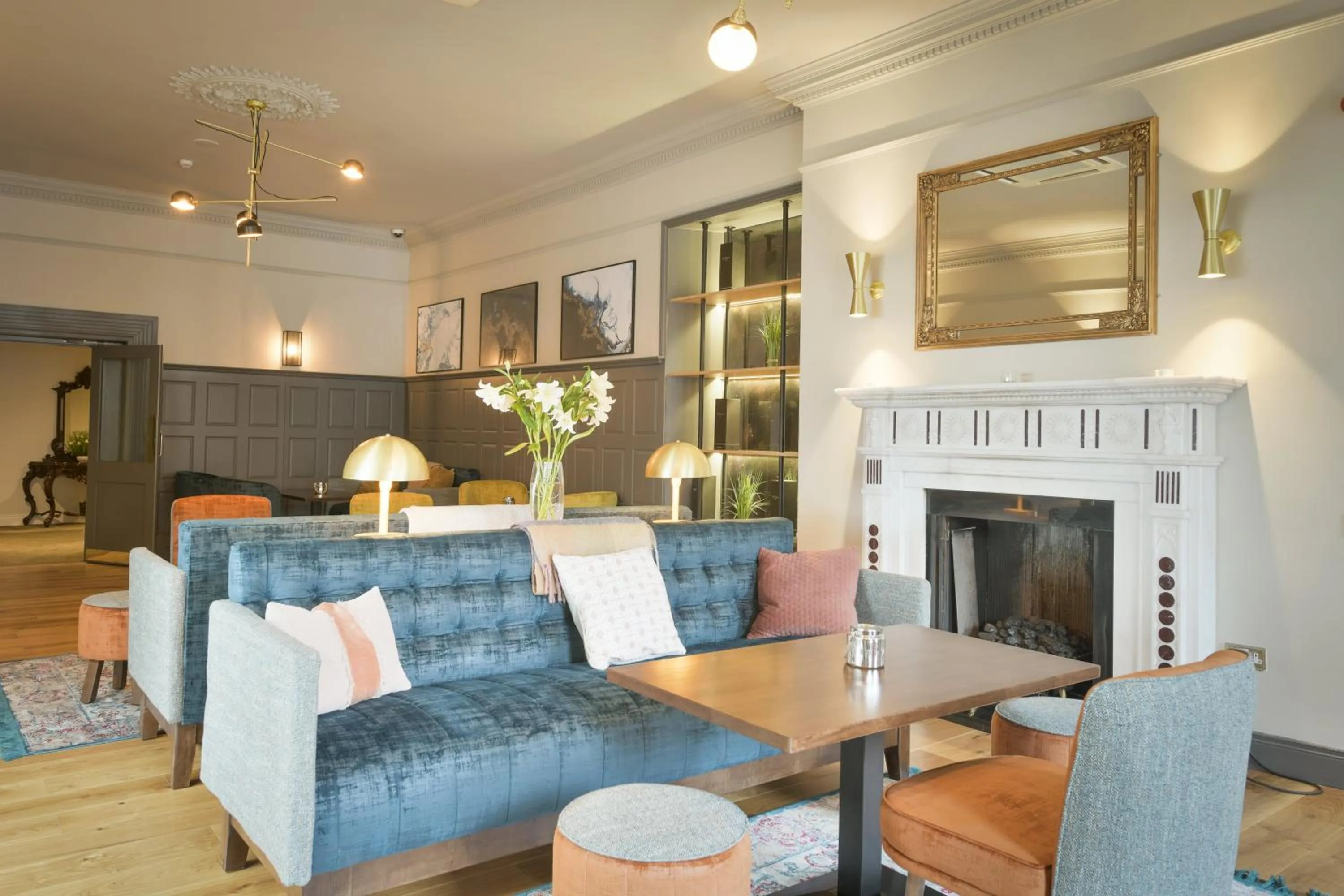 Lounge or bar in Lahinch Coast Hotel and Suites