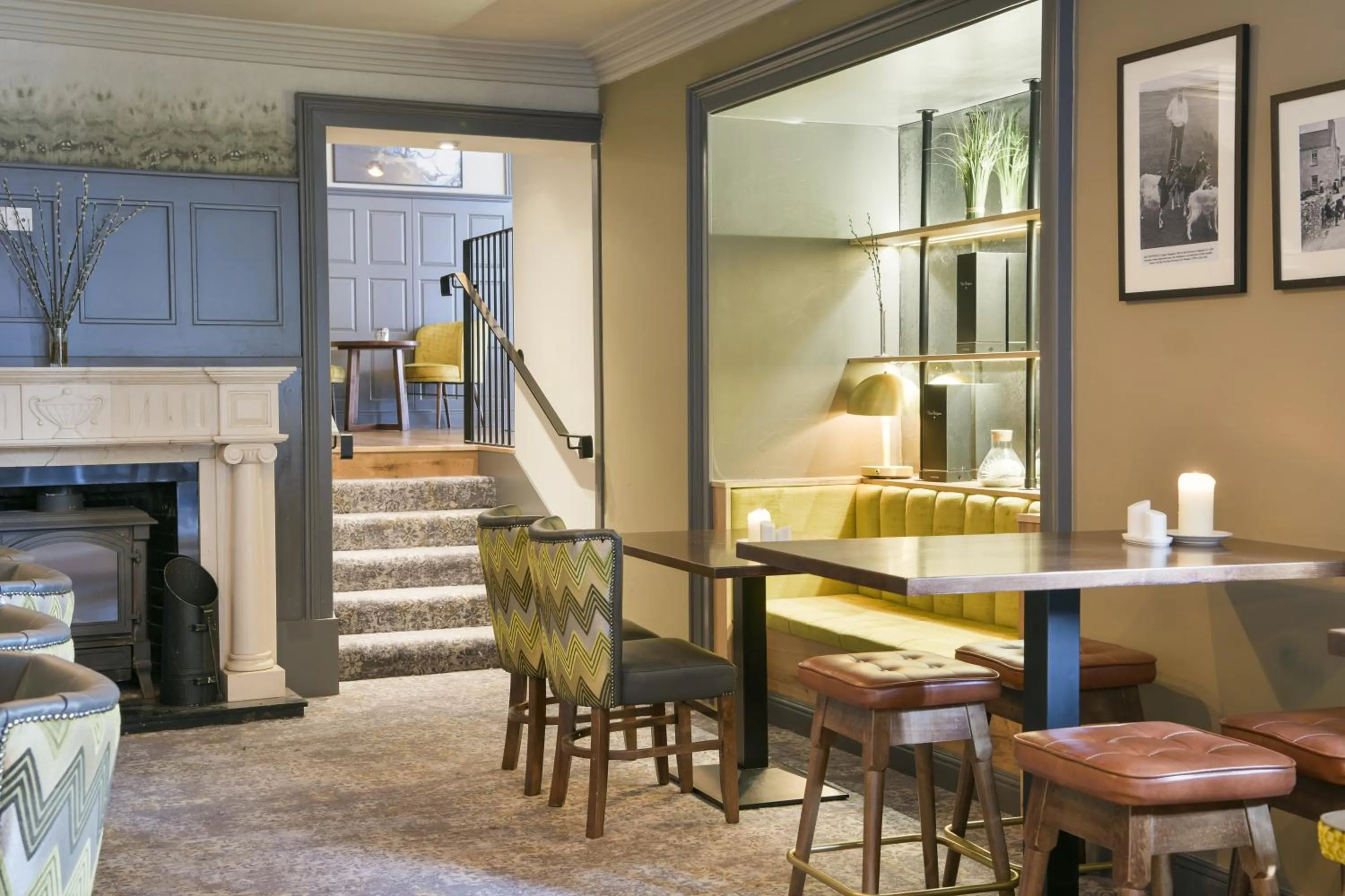 Lounge or bar in Lahinch Coast Hotel and Suites