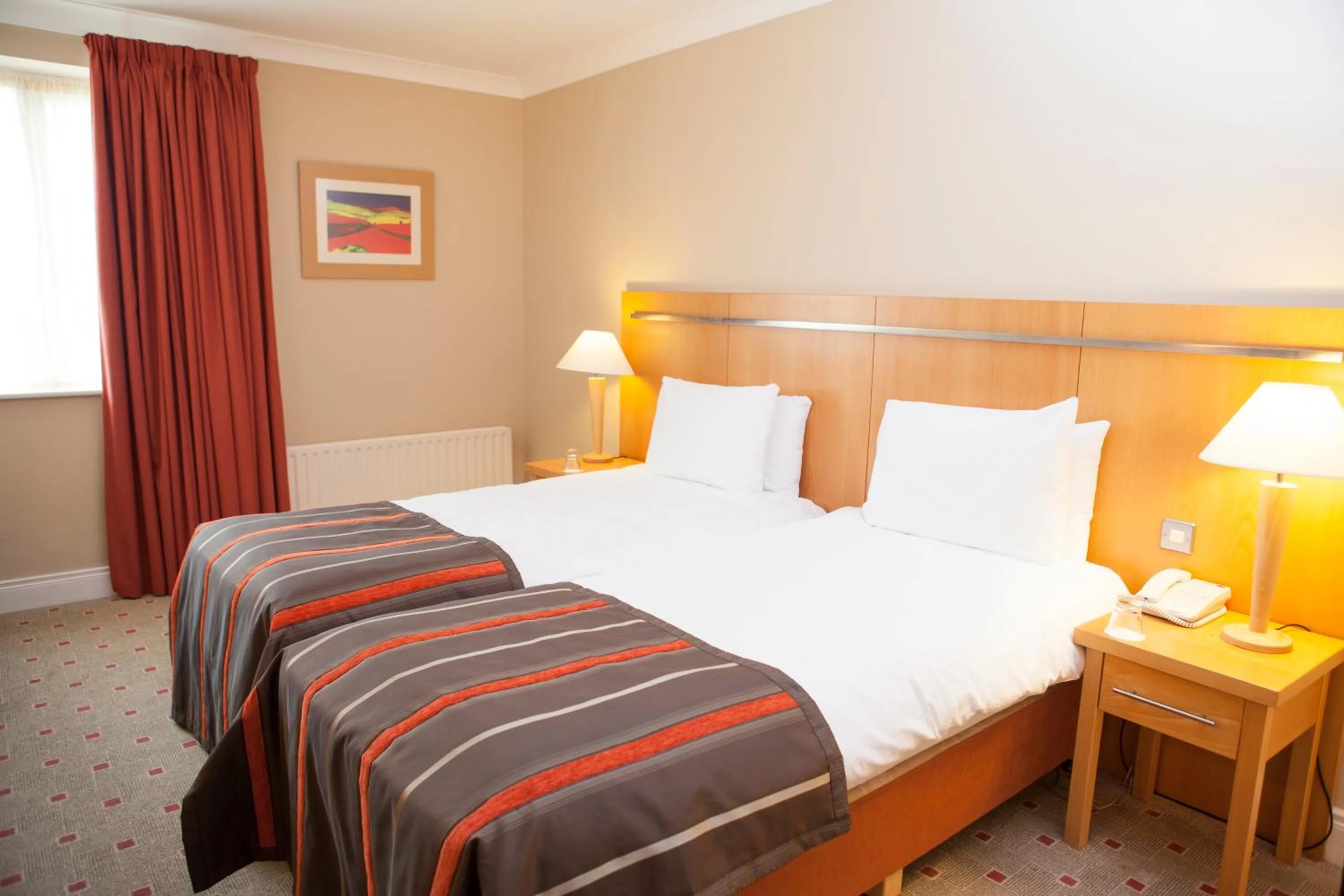 Bed in Lahinch Coast Hotel and Suites