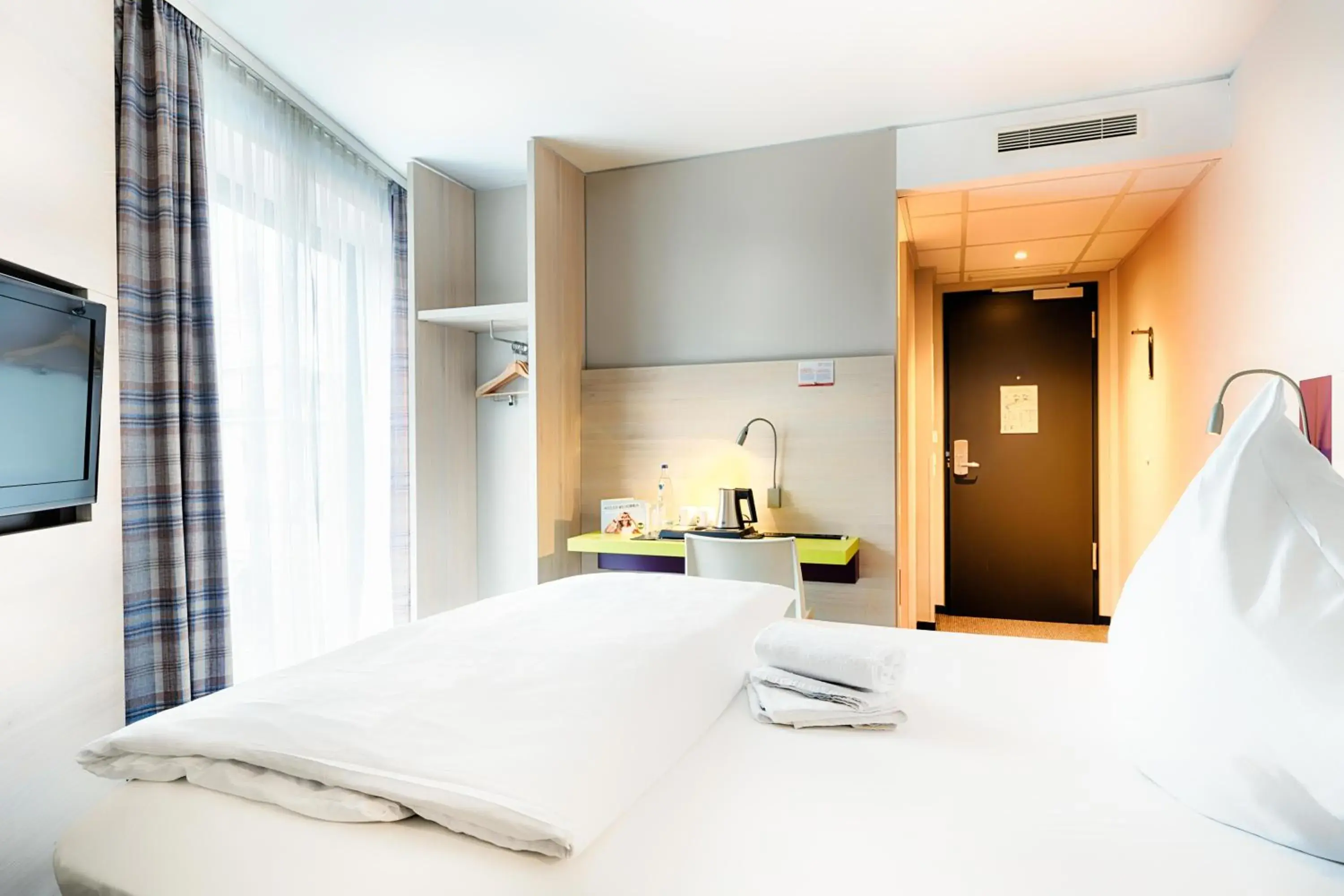 Photo of the whole room, Bed in ibis Styles Aalen Photo of the whole room, Bed in ibis Styles Aalen