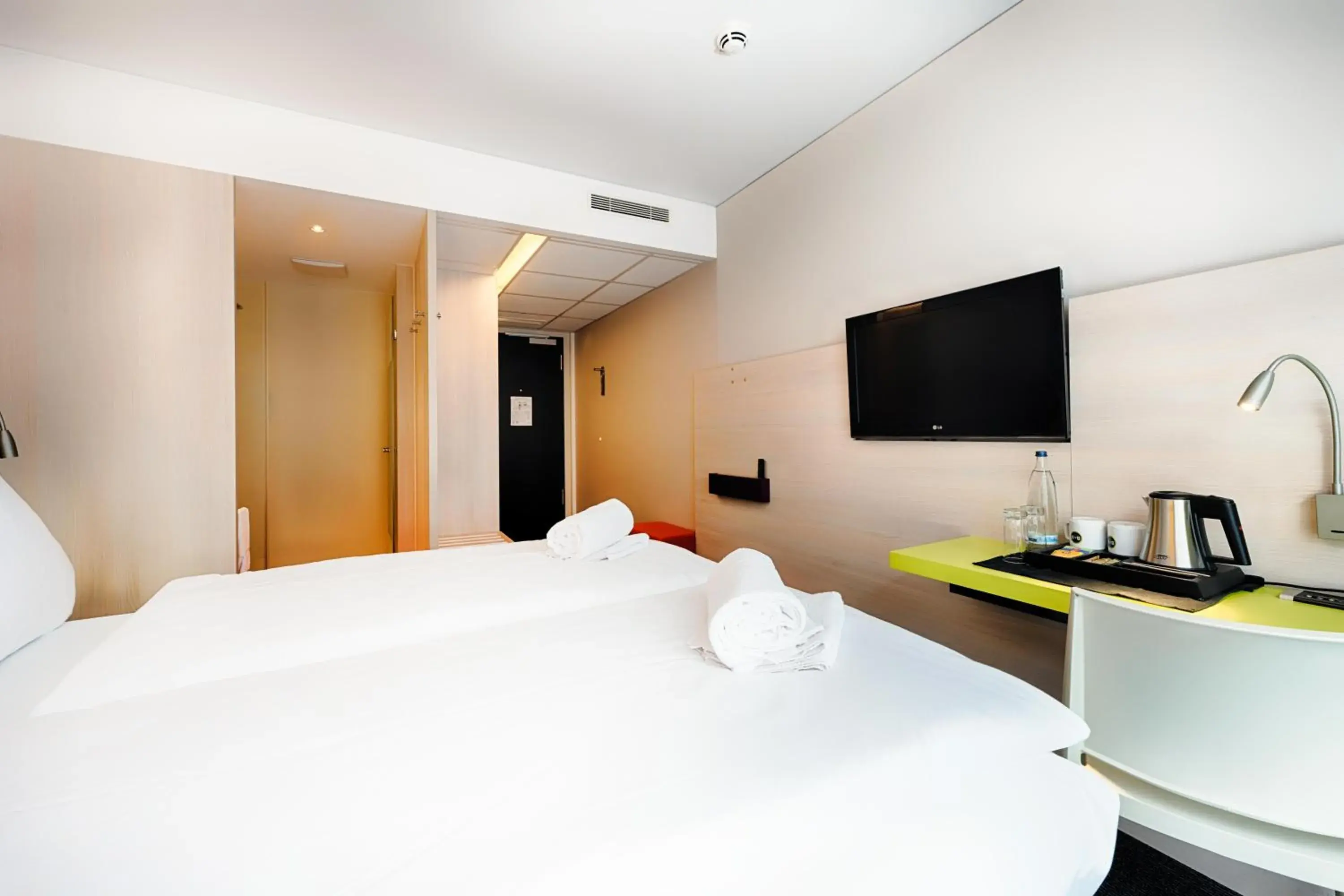 Photo of the whole room, Bed in ibis Styles Aalen Photo of the whole room, Bed in ibis Styles Aalen
