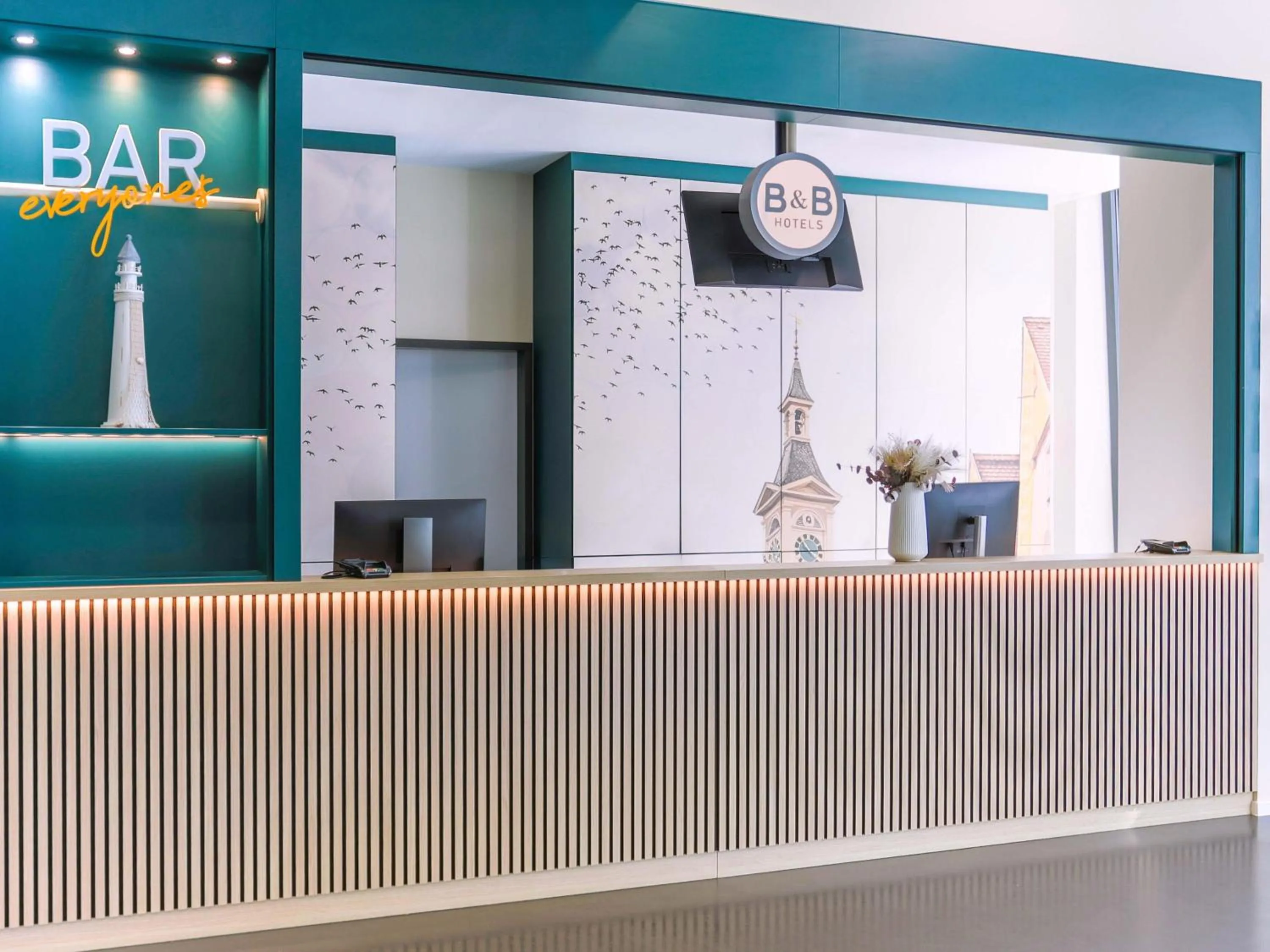 Lobby or reception in B&B Hotel Aalen