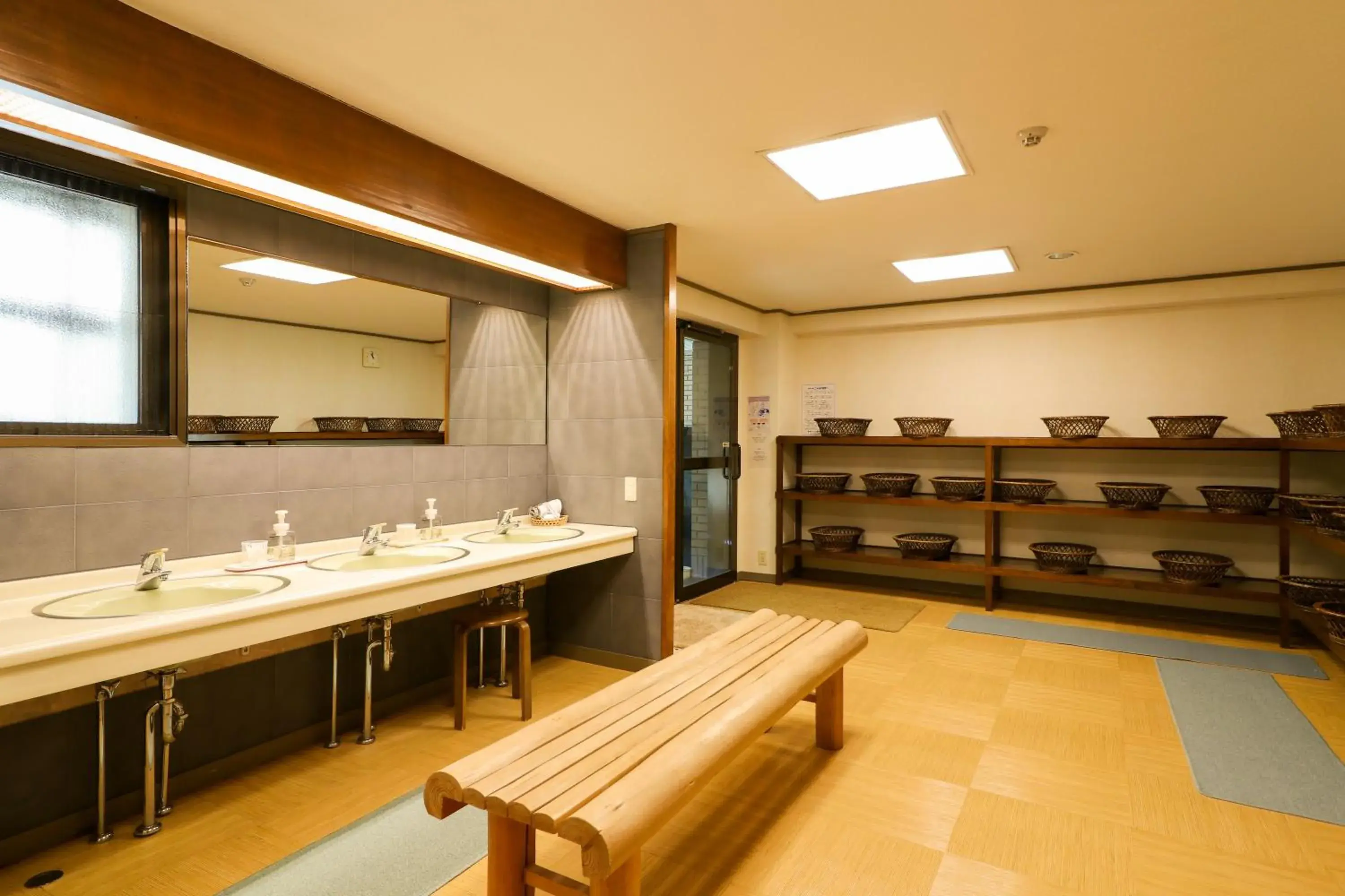 Public Bath, Bathroom in Hotel Shirakabaso Shigakogen