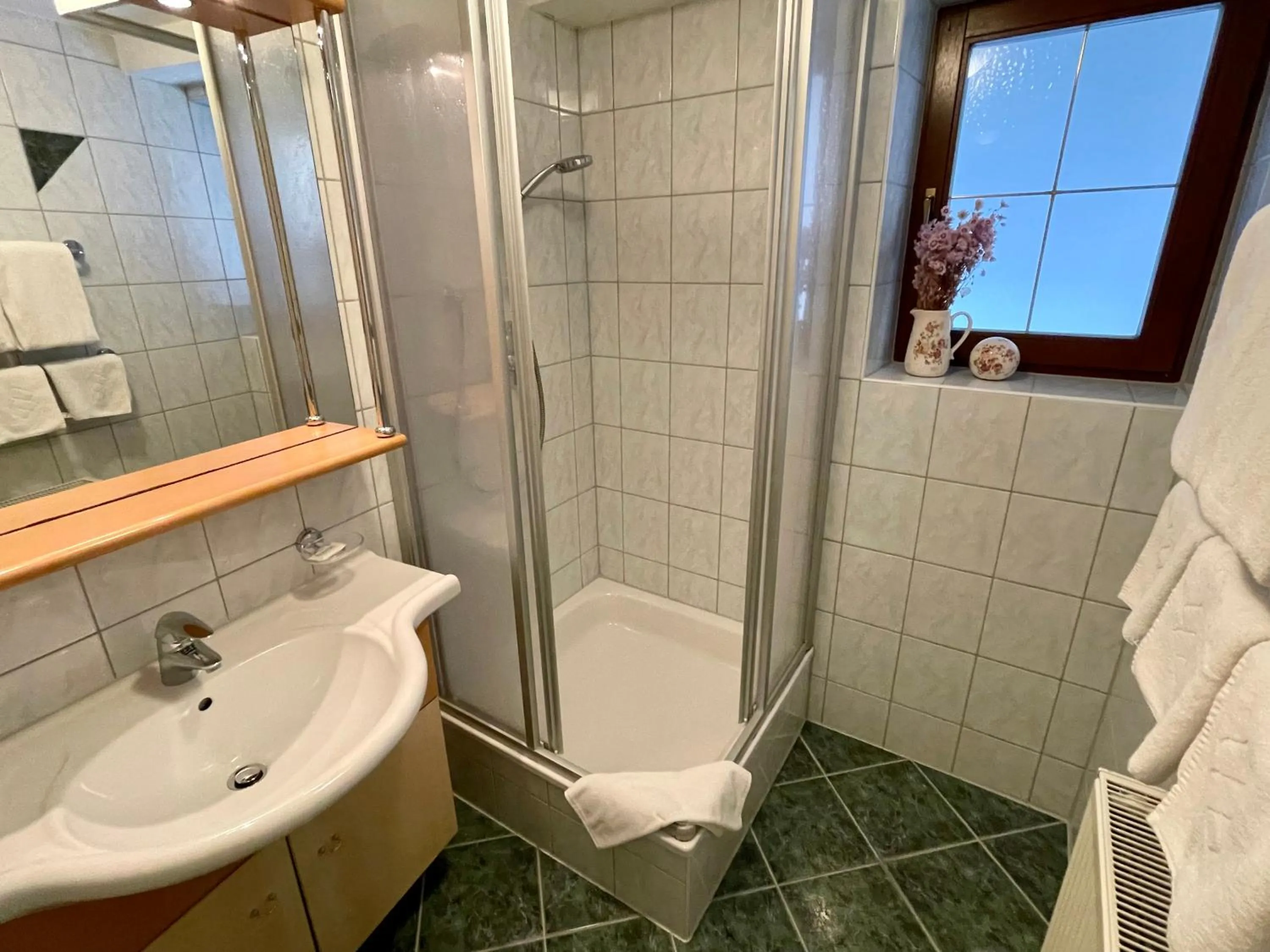 Shower in Hotel Gasthof Stoanerhof