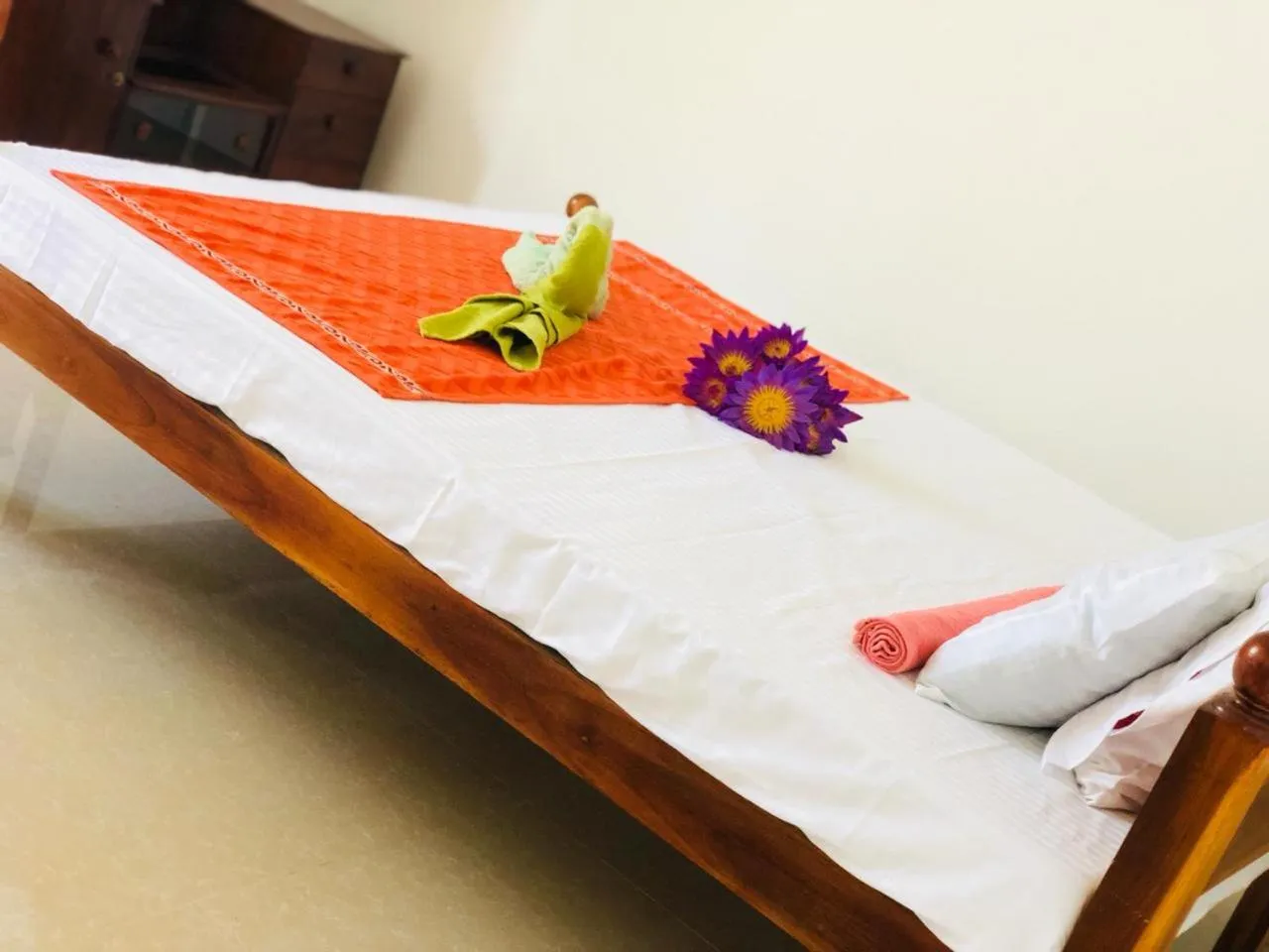 Bed in Samanala Resort