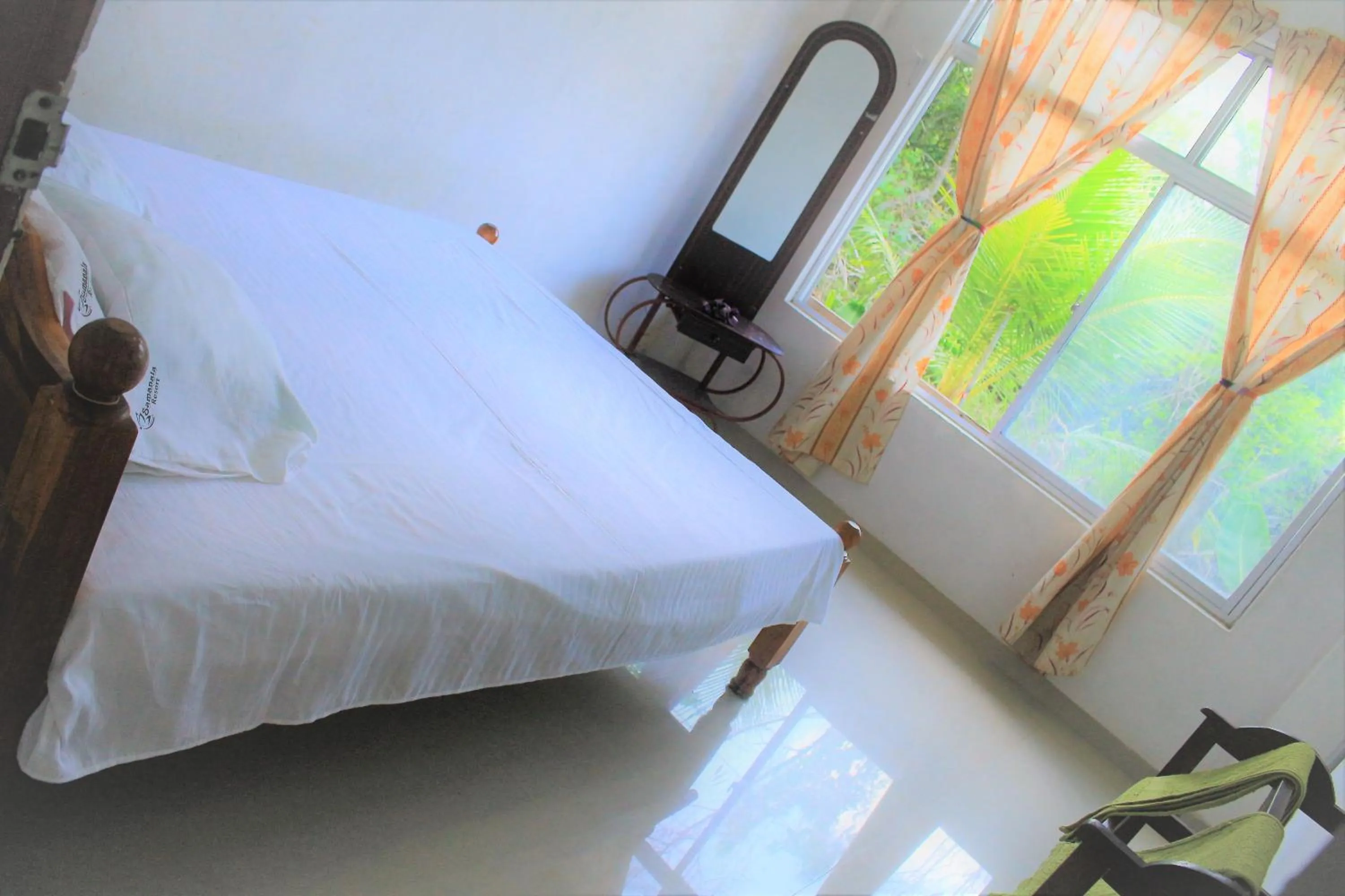Bed in Samanala Resort