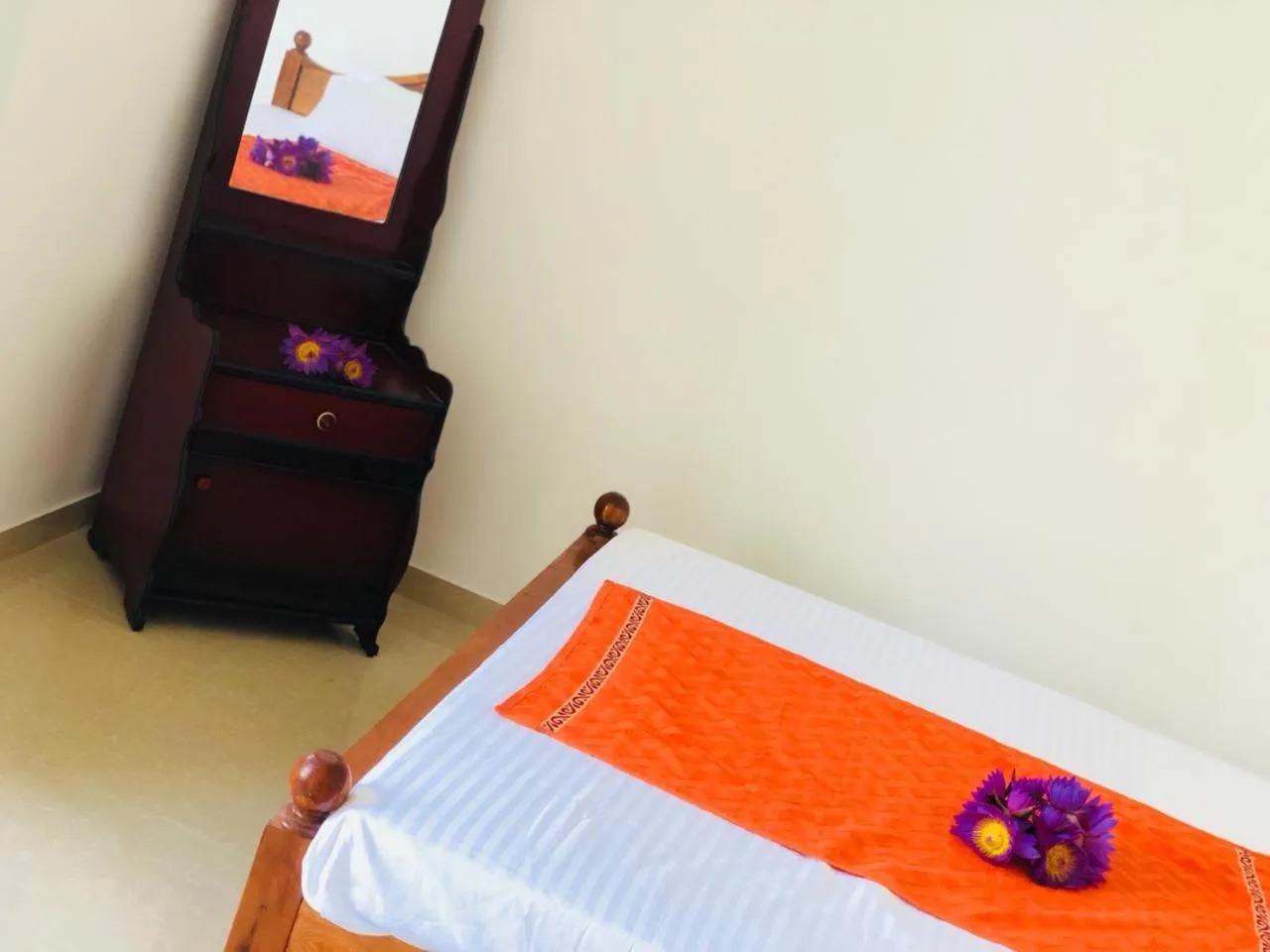 Bed in Samanala Resort