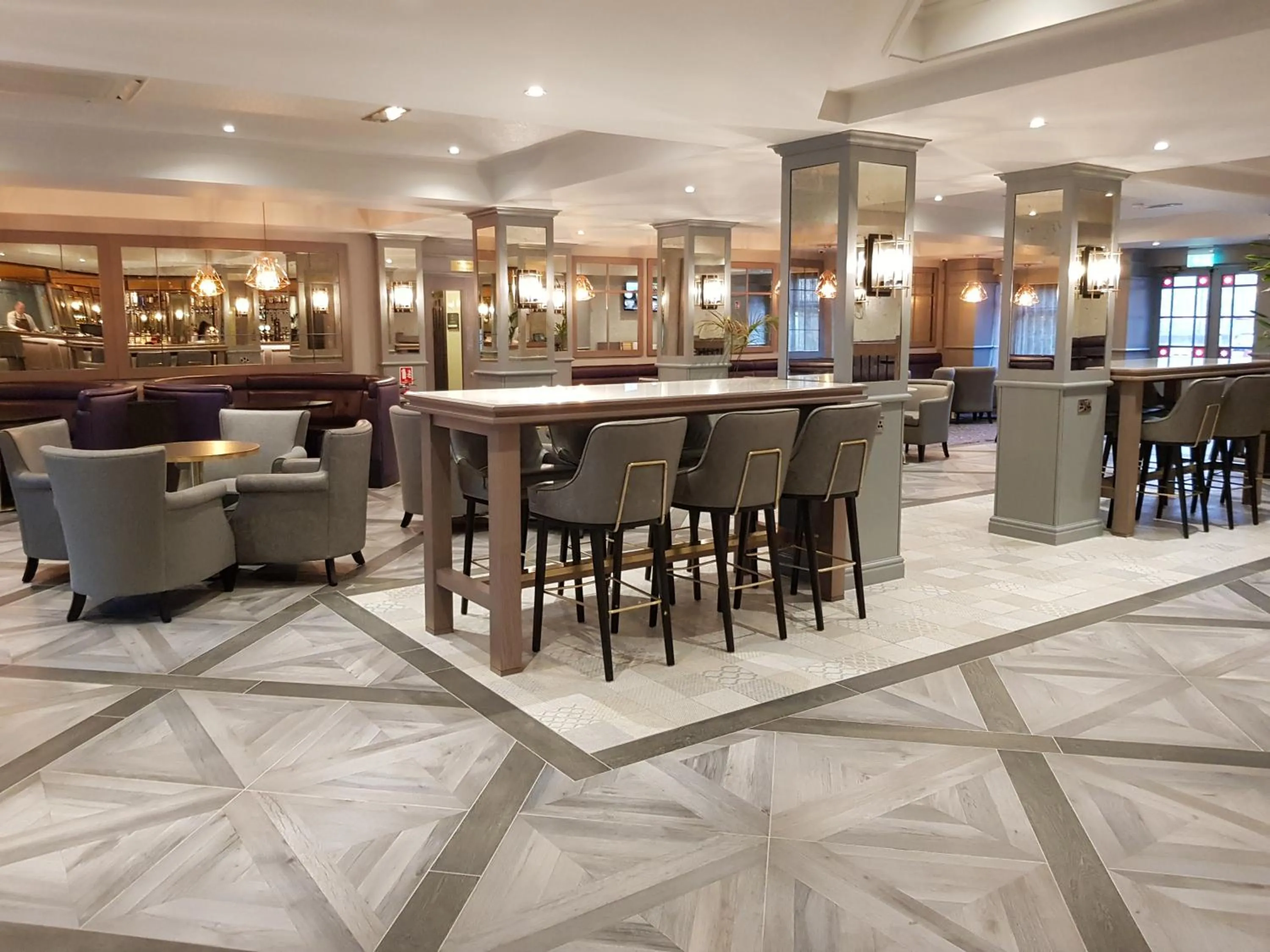 Lounge or bar in Maldron Hotel, Newlands Cross