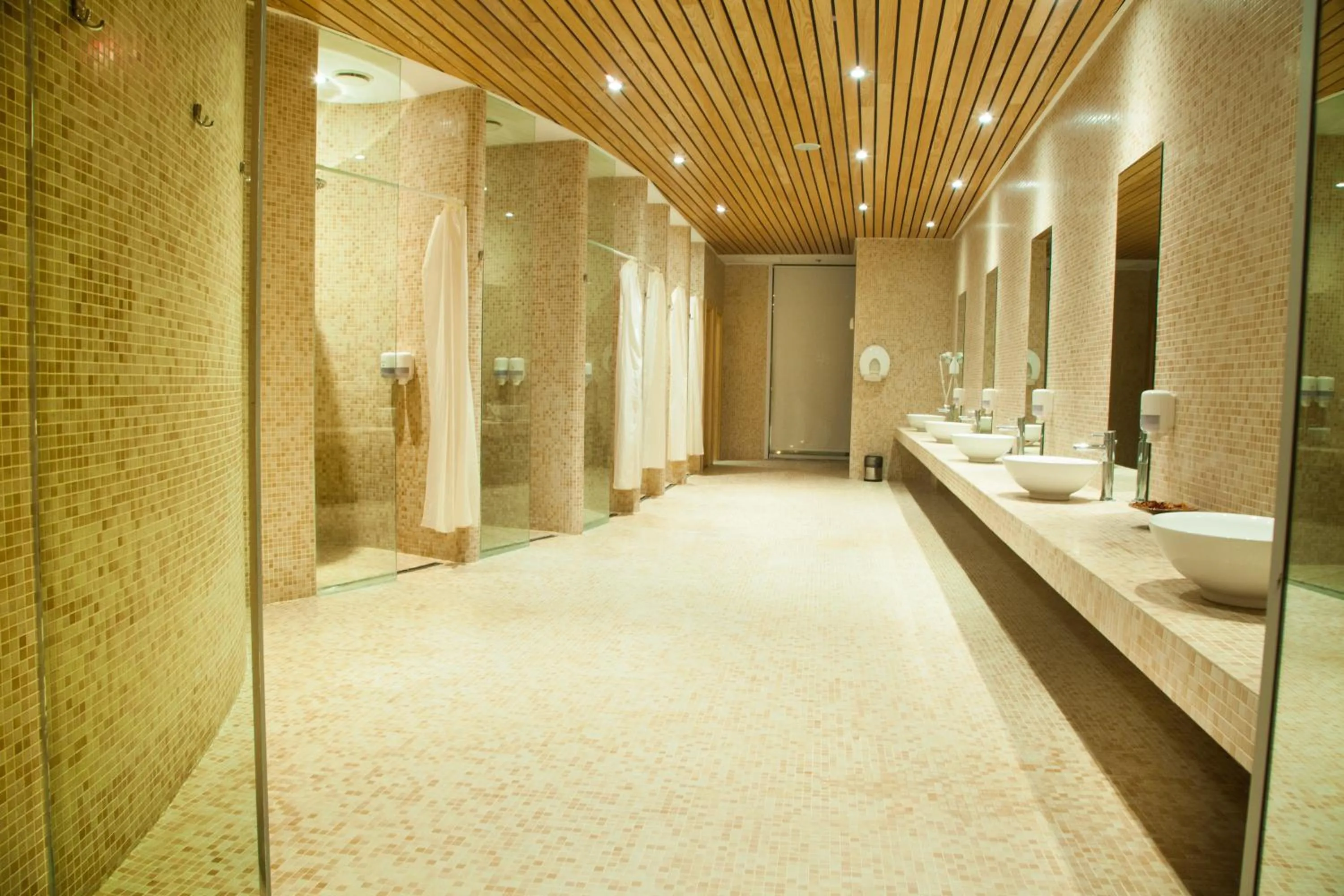 Shower in Landmark Hotel Baku
