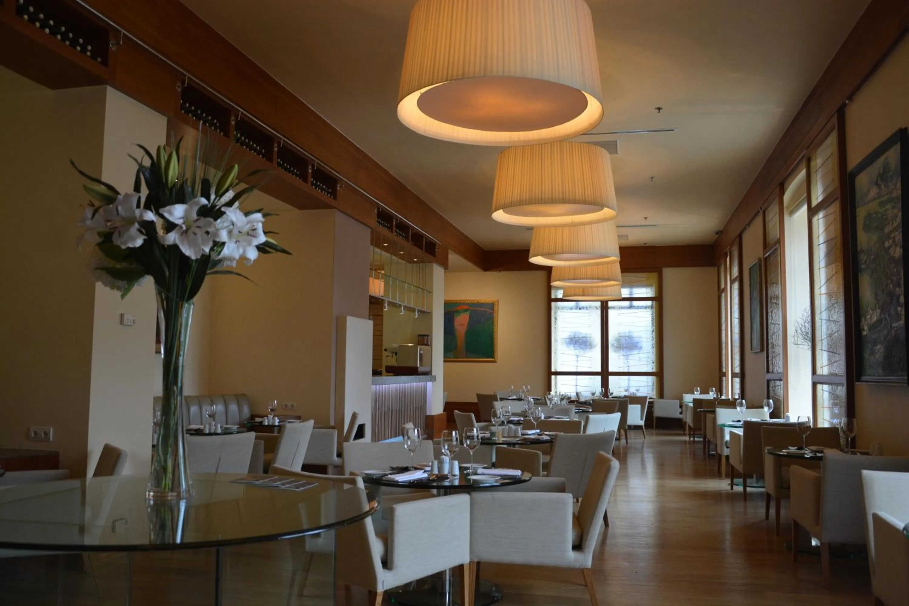 Restaurant/places to eat in Landmark Hotel Baku