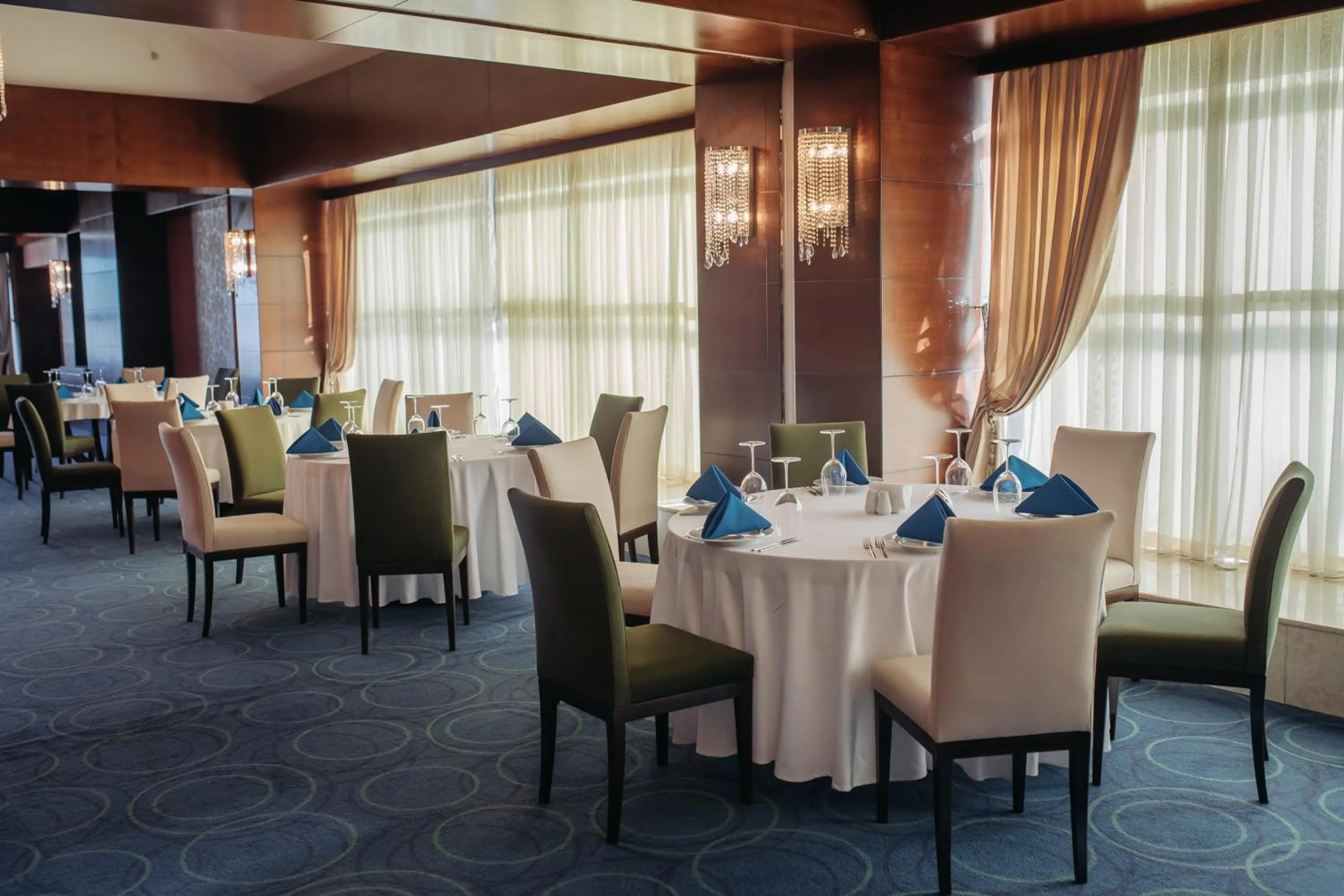 Restaurant/places to eat in Qafqaz Baku City Hotel & Residences