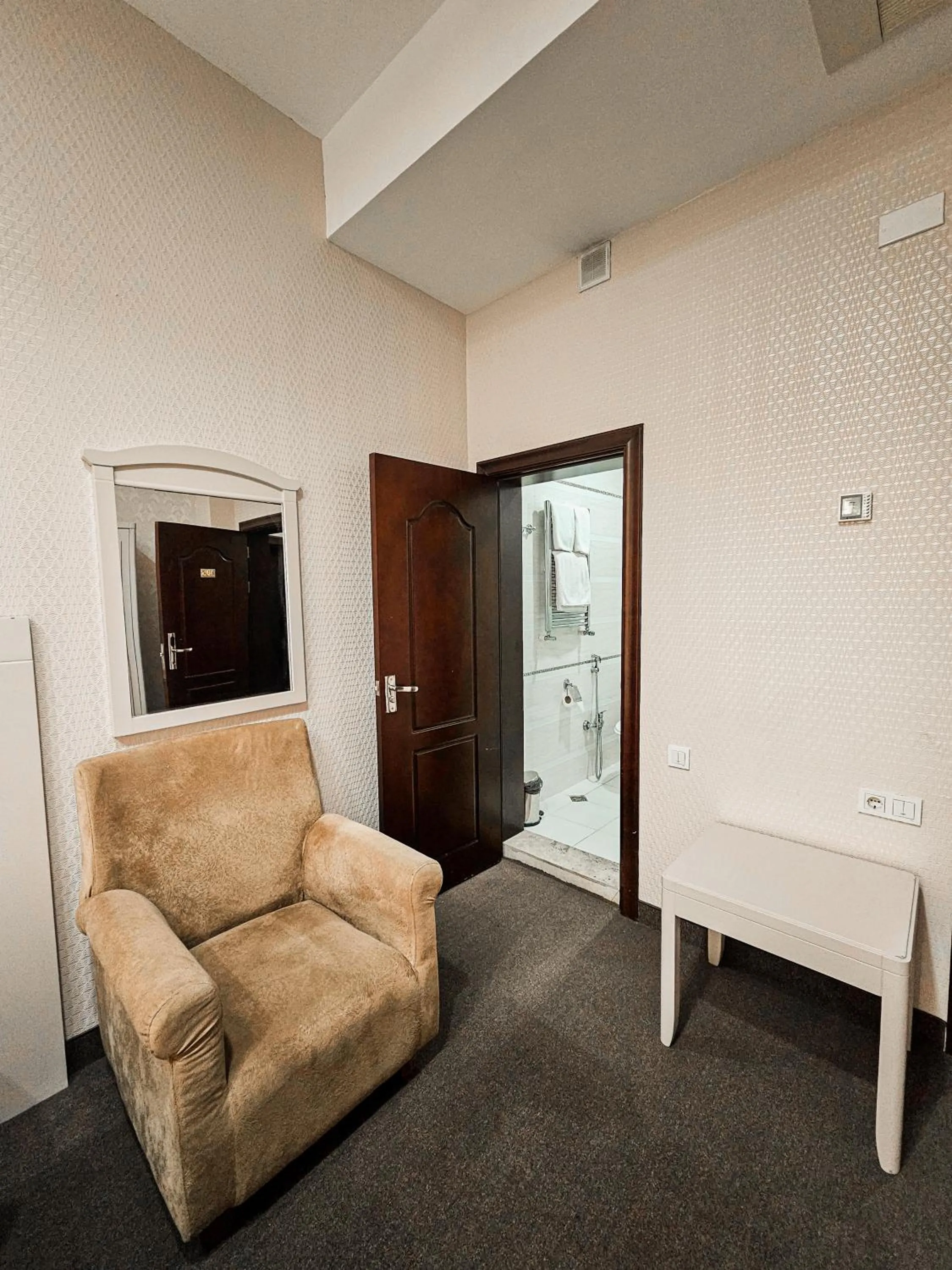 Photo of the whole room in Safran Hotel