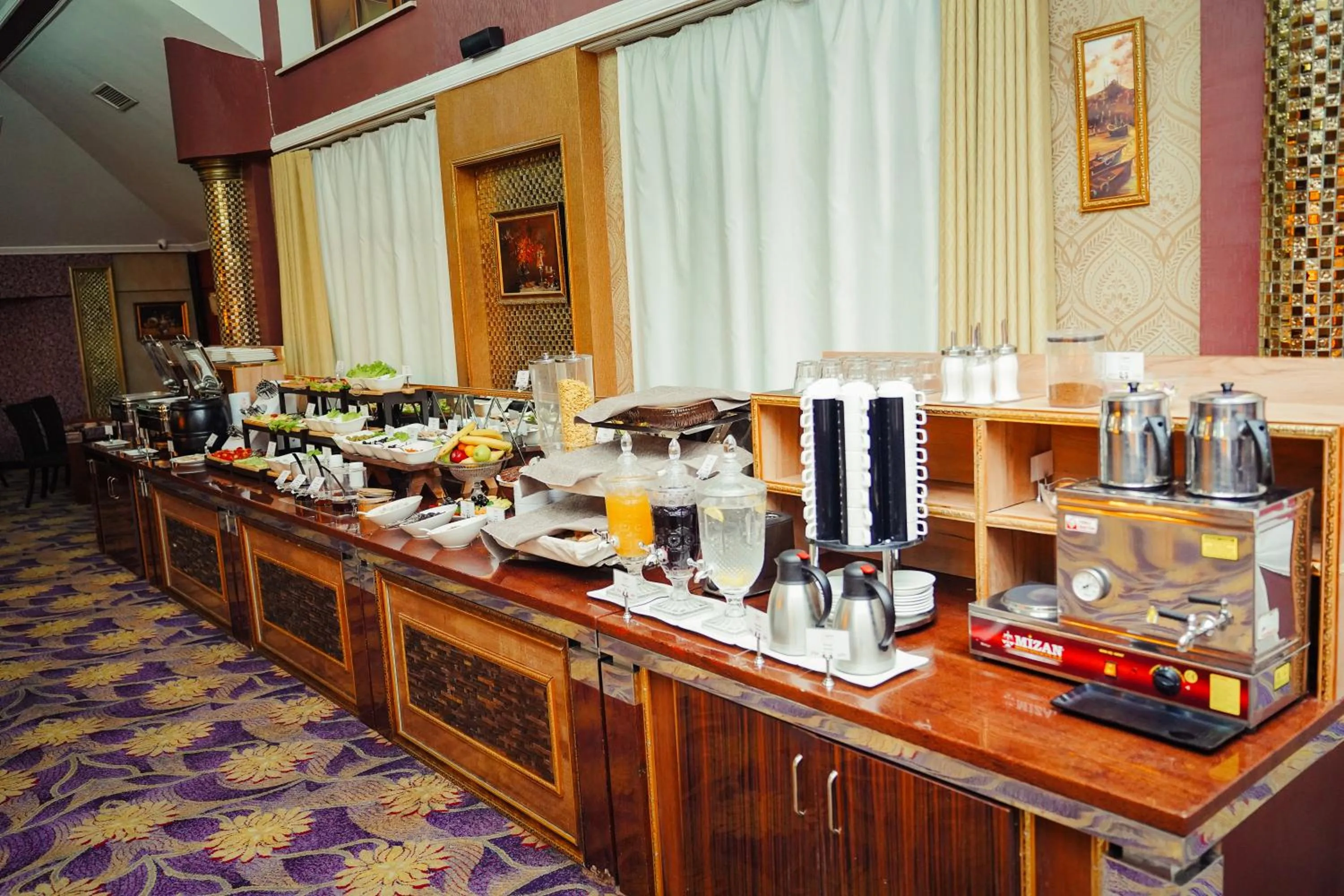 Restaurant/places to eat in Safran Hotel