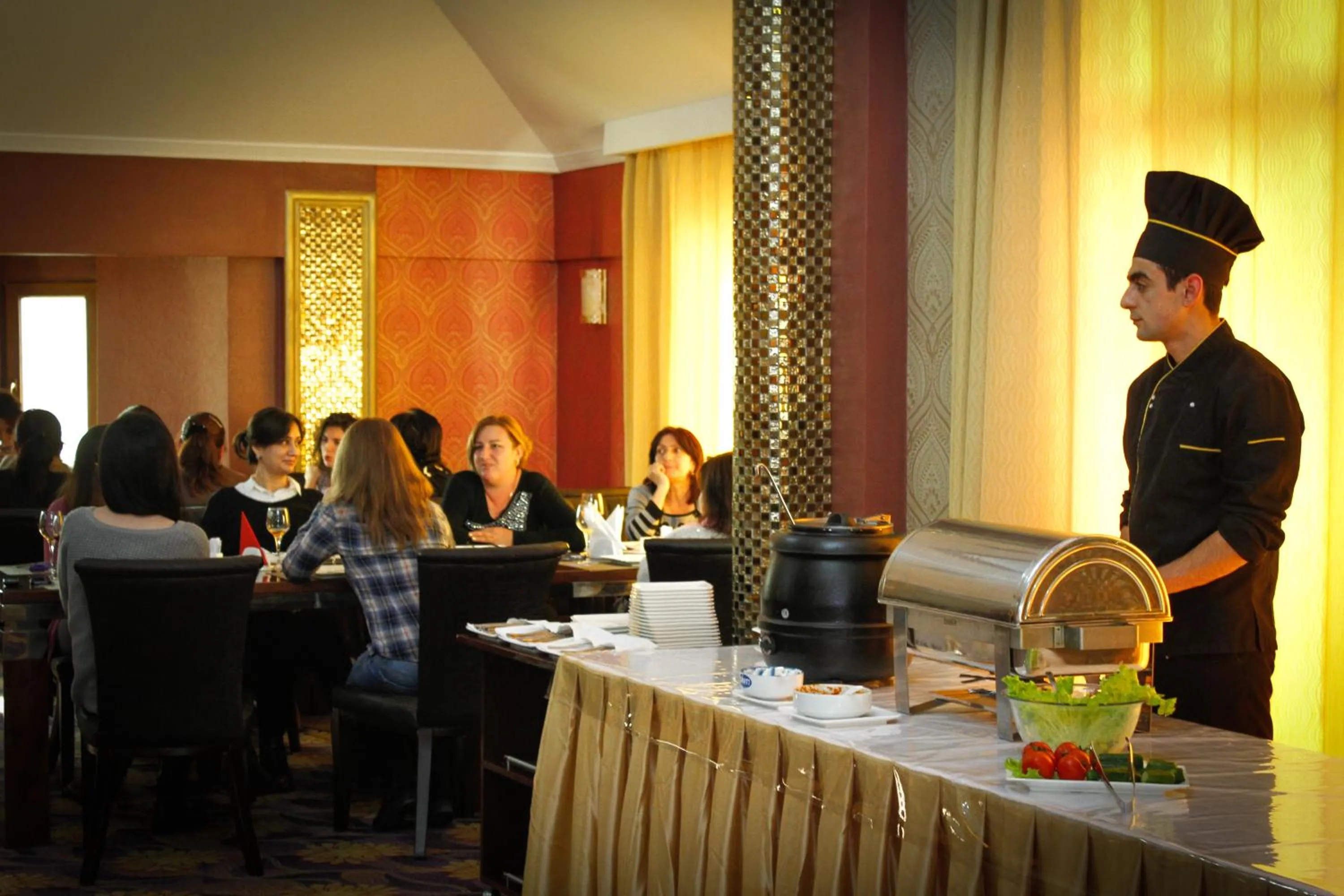 Restaurant/places to eat in Safran Hotel