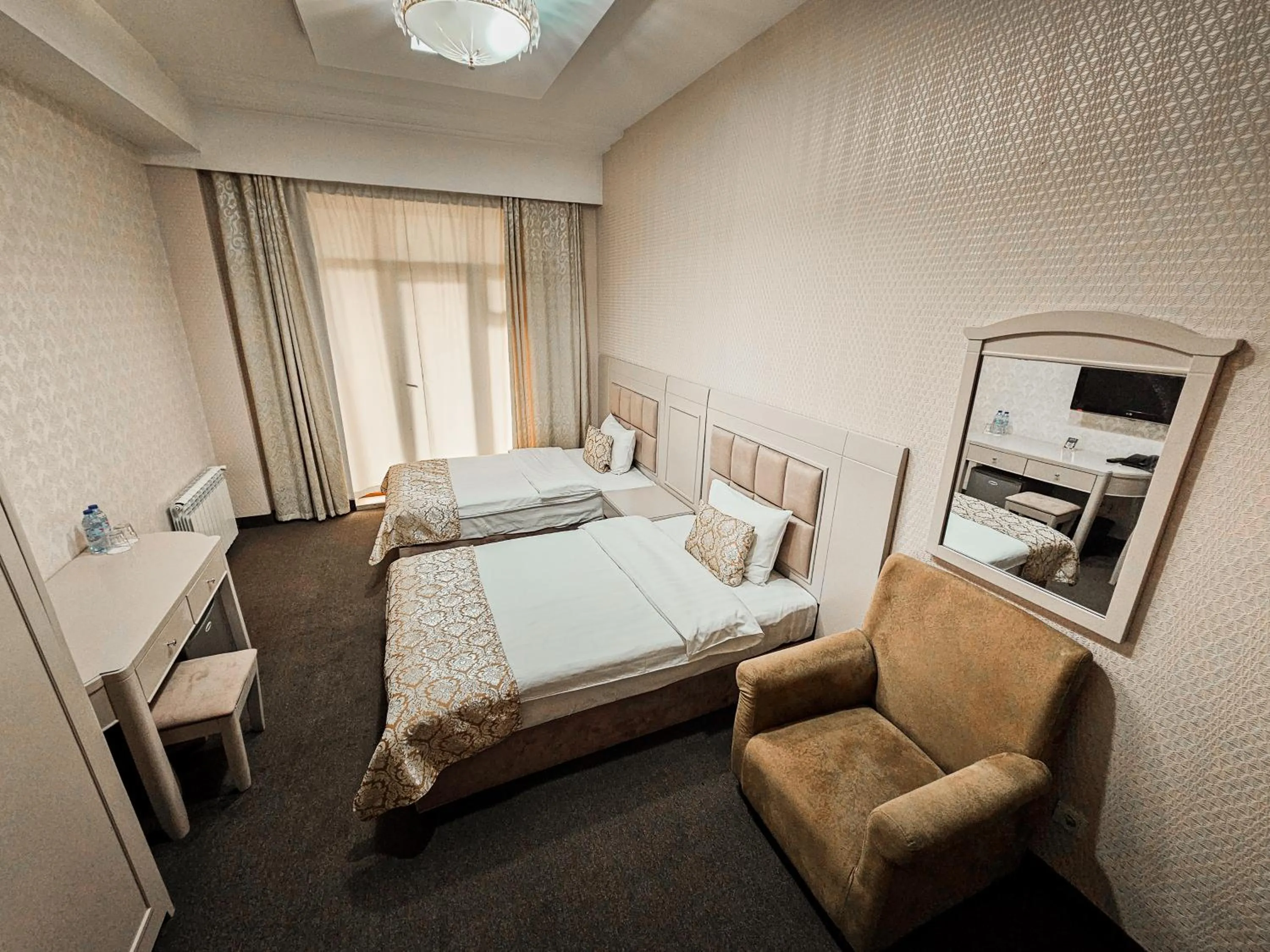 Photo of the whole room, Bed in Safran Hotel