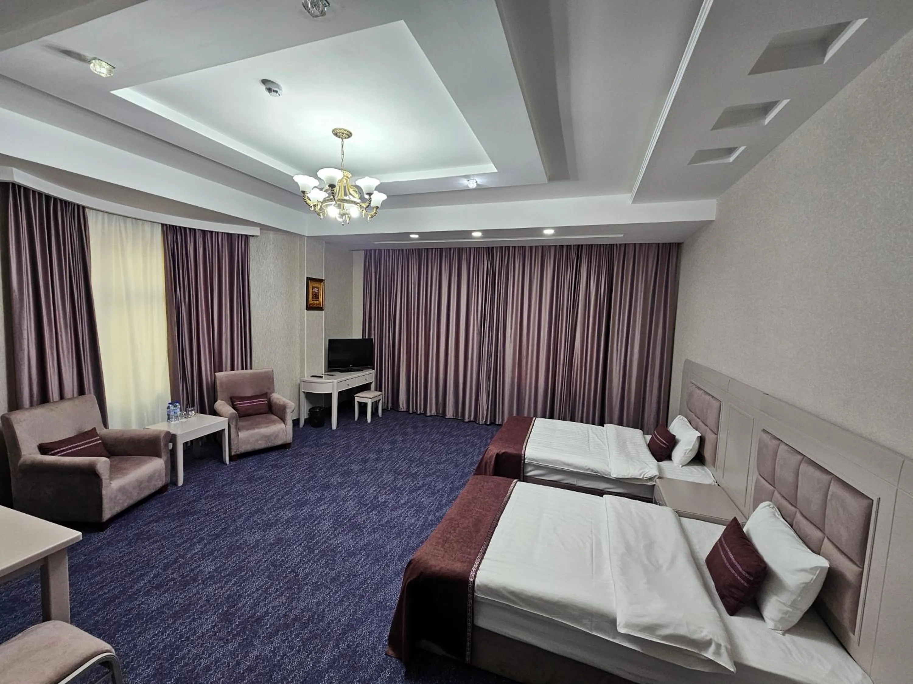 Photo of the whole room, Bed in Safran Hotel