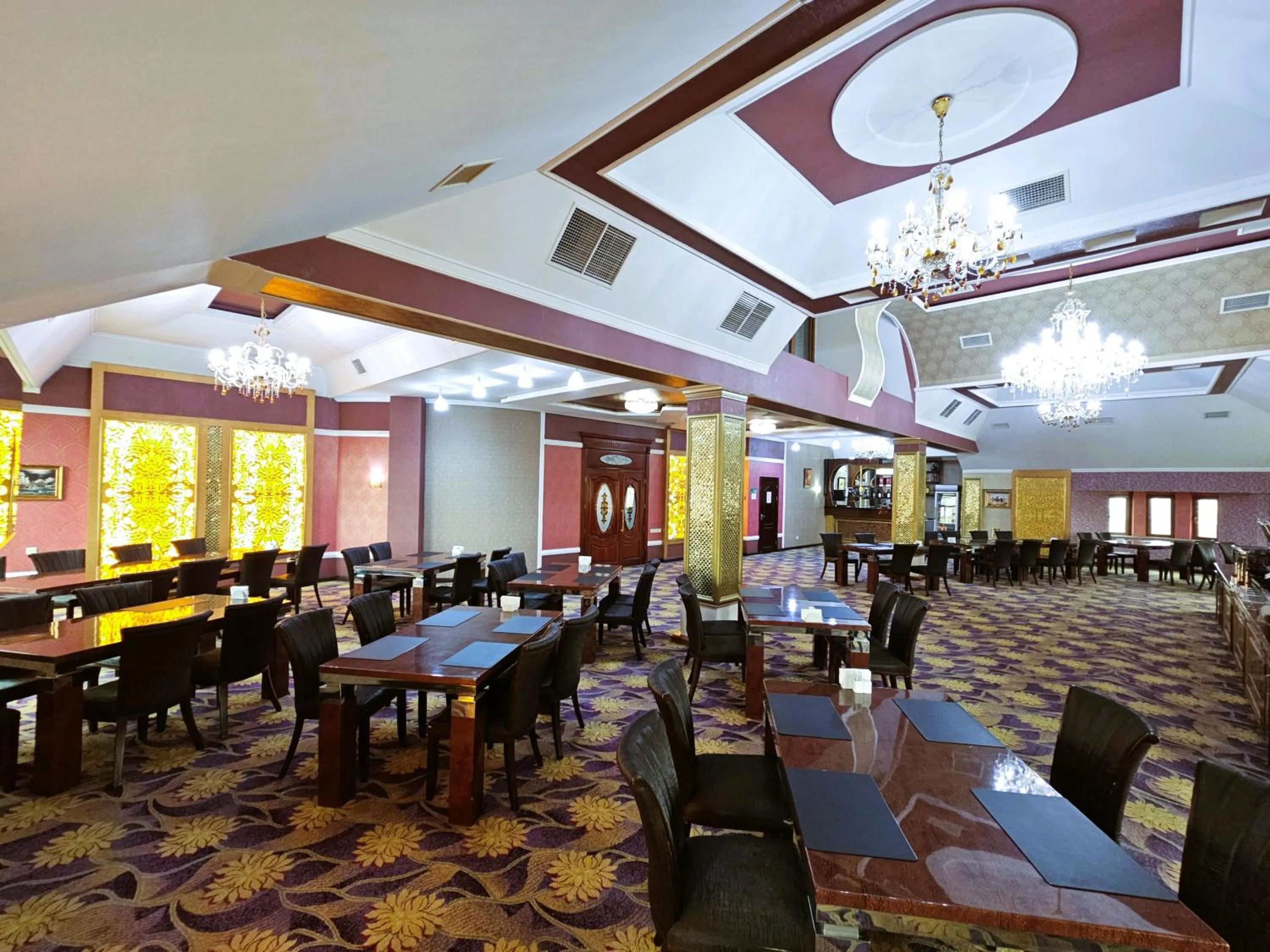 Restaurant/places to eat in Safran Hotel