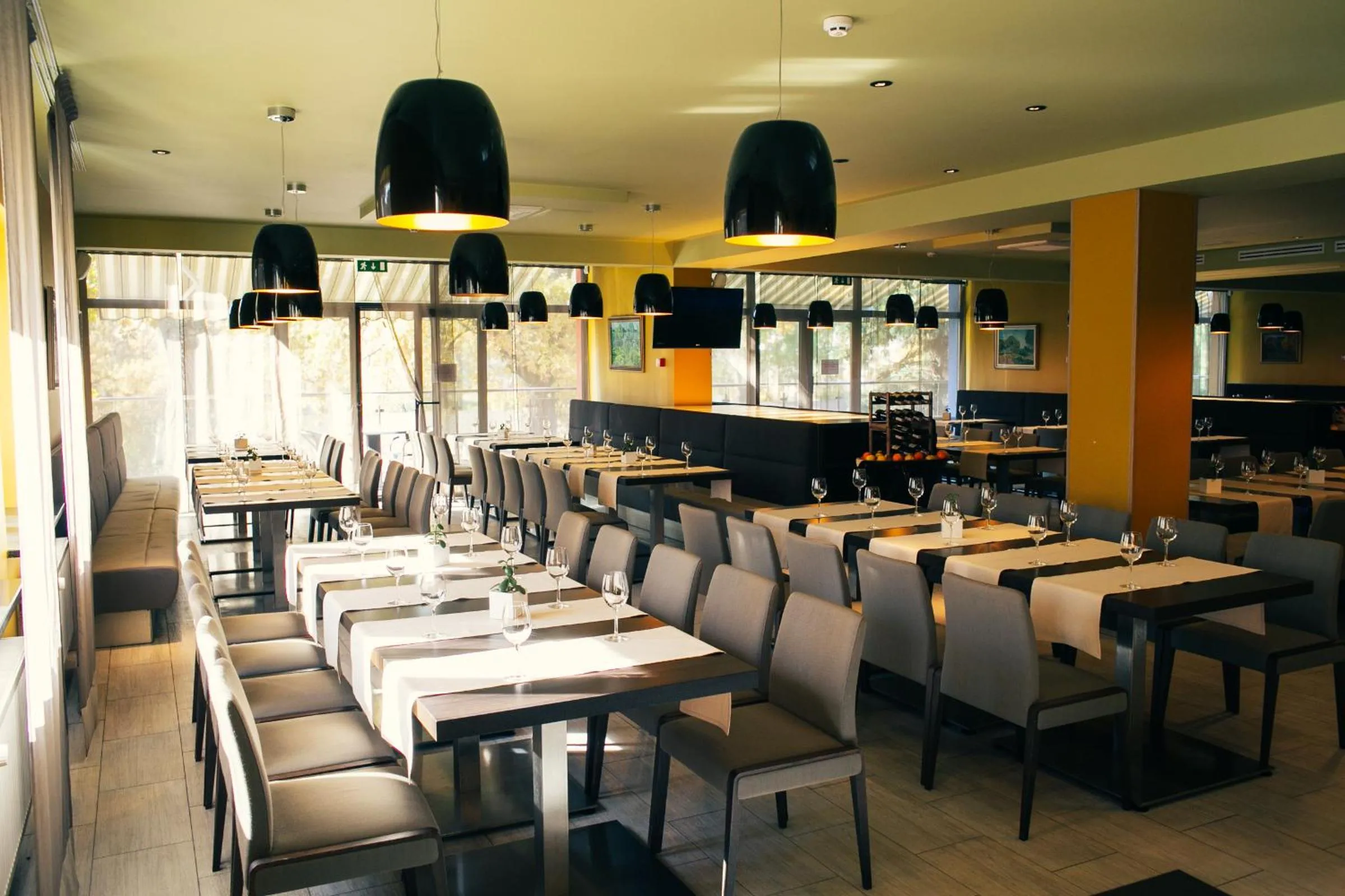 Restaurant/places to eat in Pushcha Congress Hotel