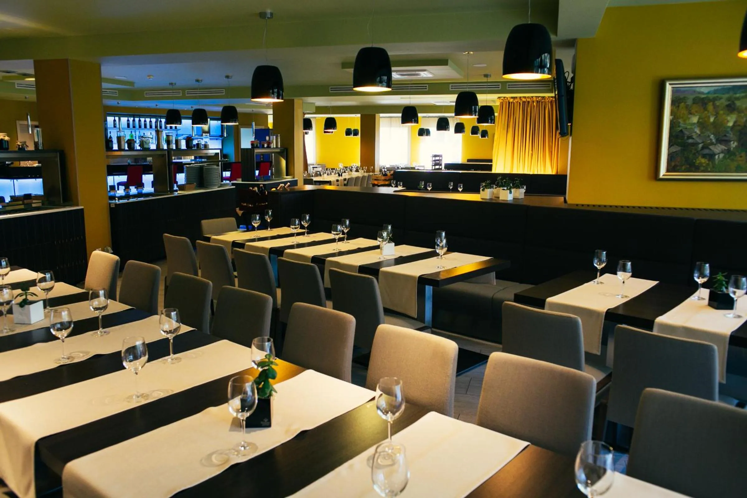 Restaurant/places to eat in Pushcha Congress Hotel