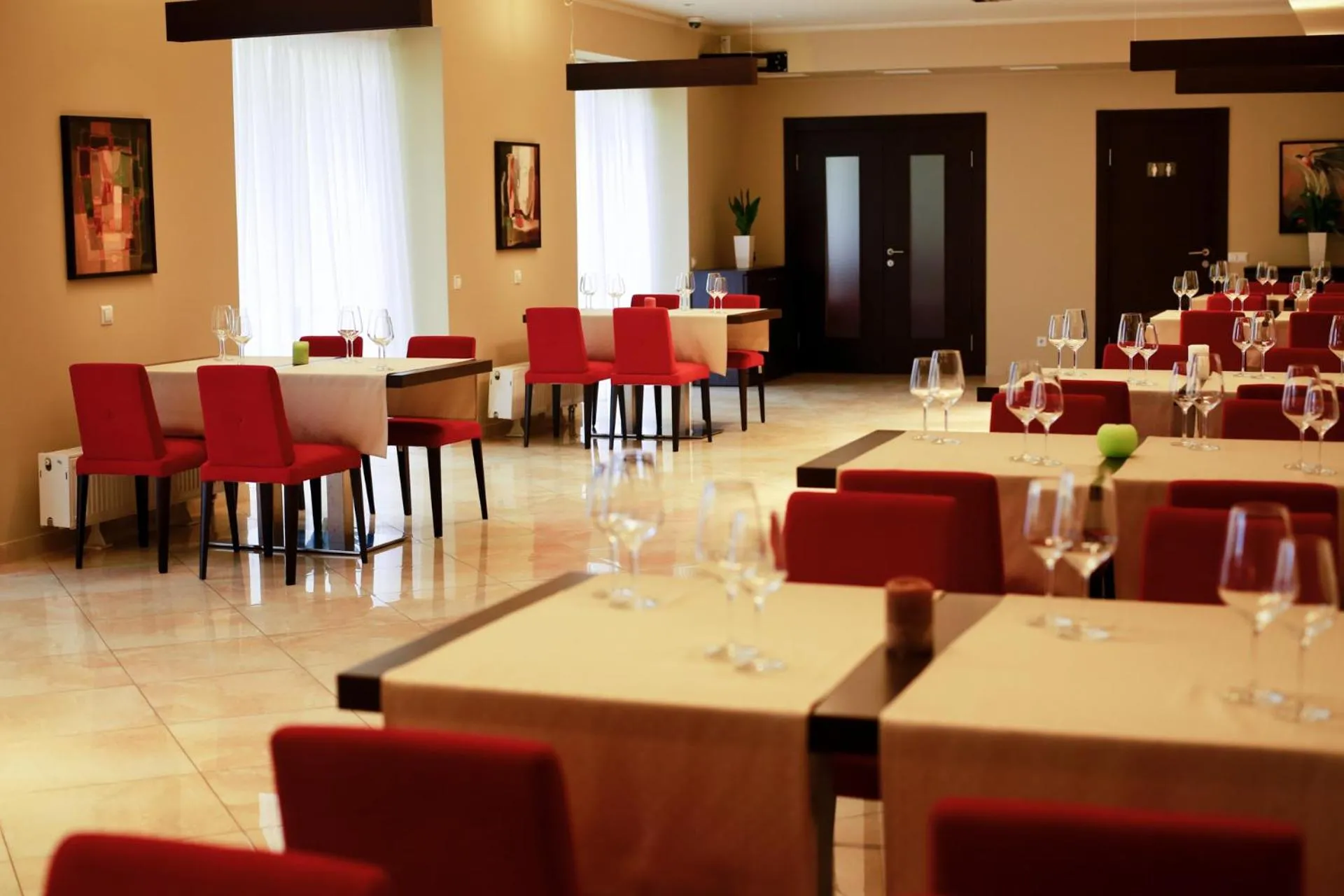 Restaurant/places to eat in Pushcha Congress Hotel