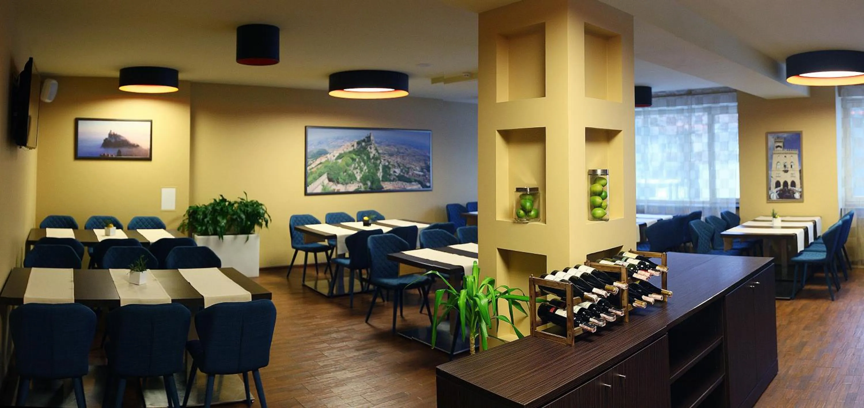 Restaurant/places to eat in Pushcha Congress Hotel