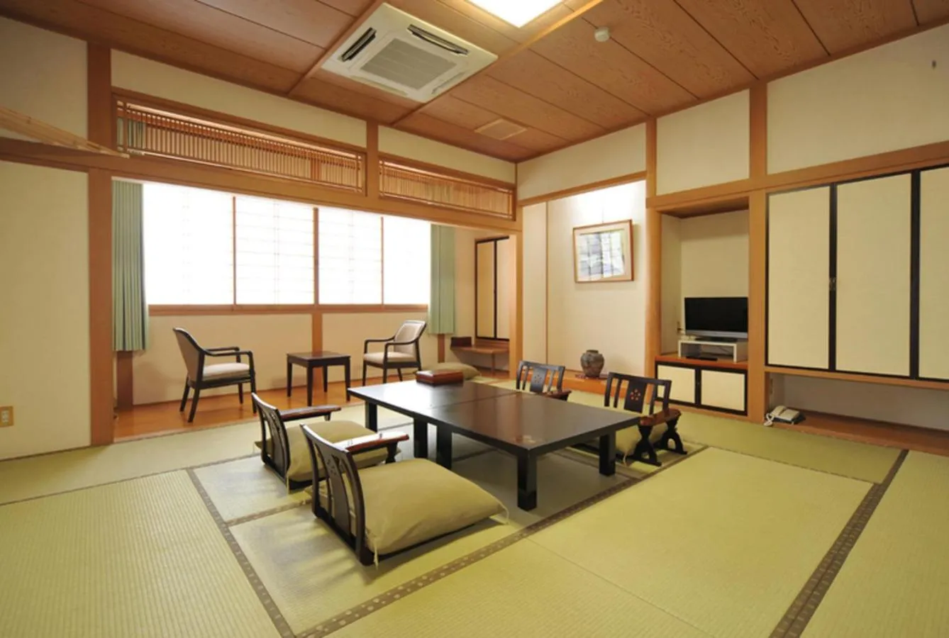Photo of the whole room in Sakadojo