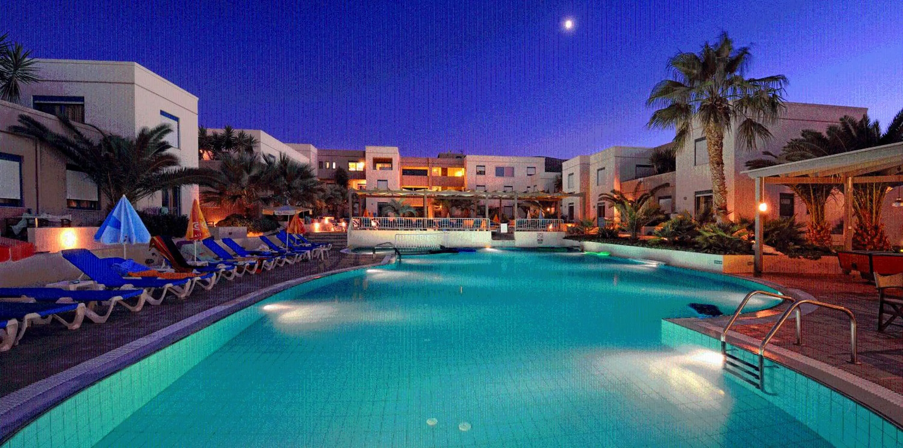 Swimming pool in Meropi Hotel & Apartments