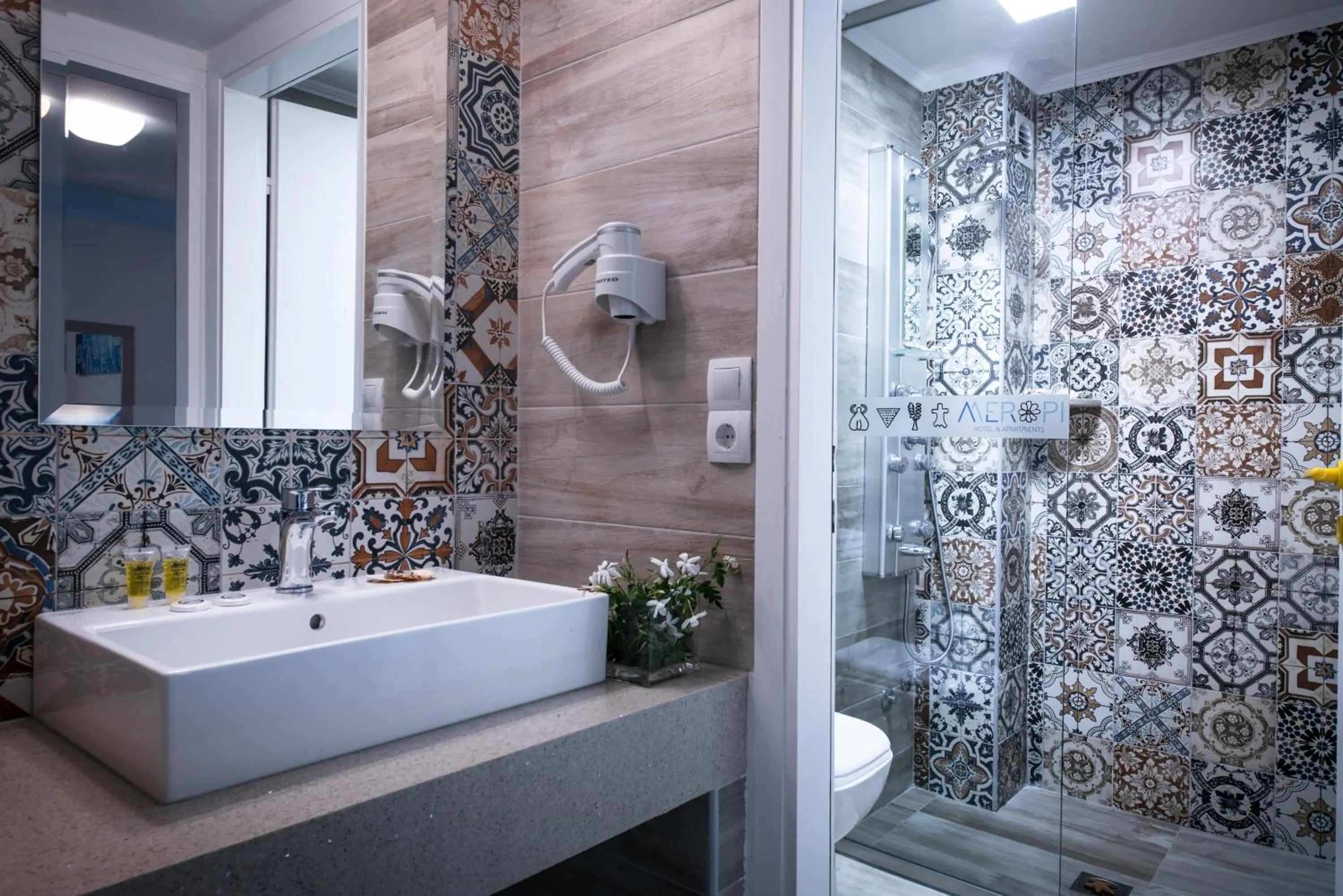 Meropi Hotel & Apartments