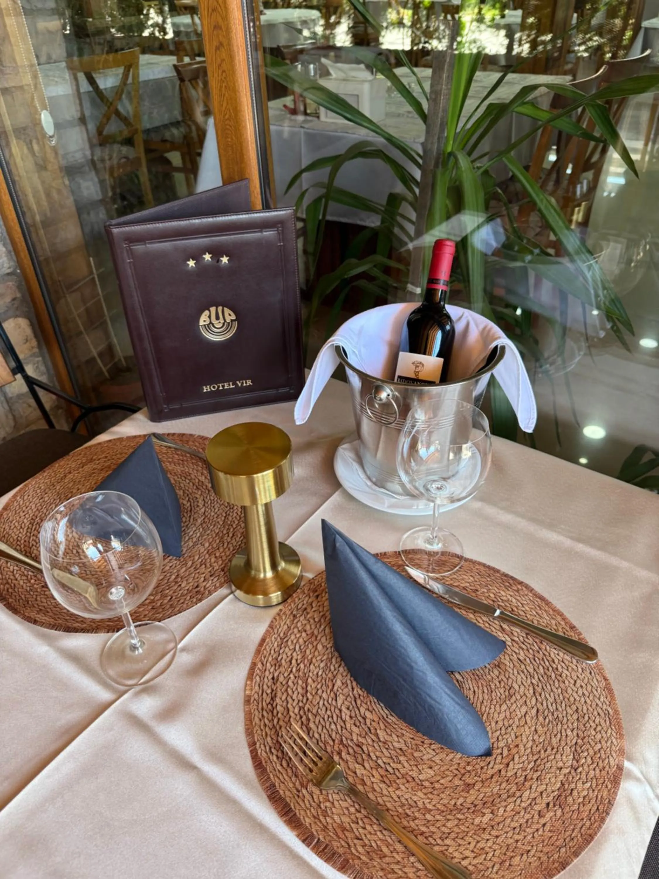 Hotel "VIR"