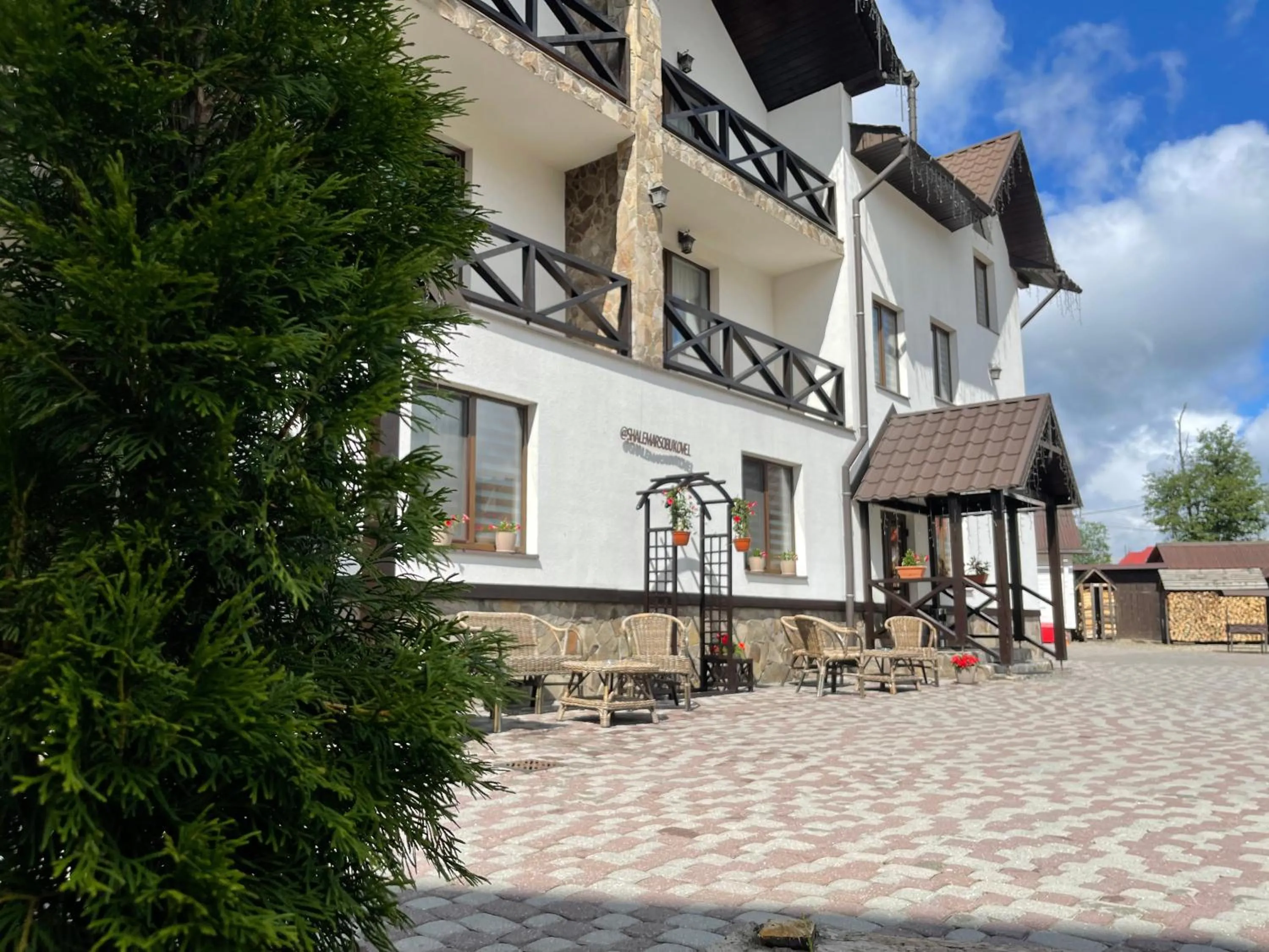 Property building in Villa Shale MarSo