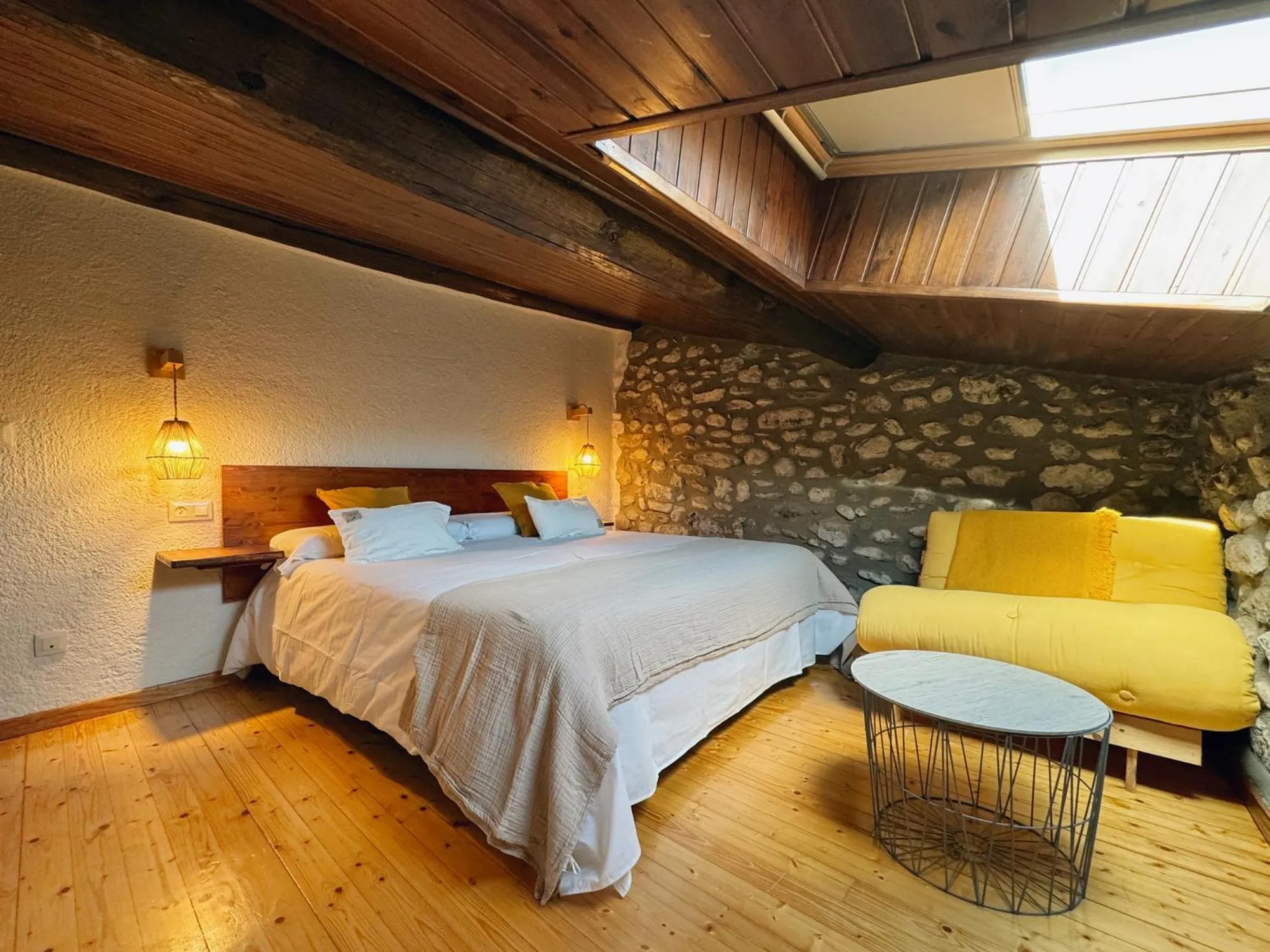 Bedroom, Bed in Hotel Cal Rei de Talló