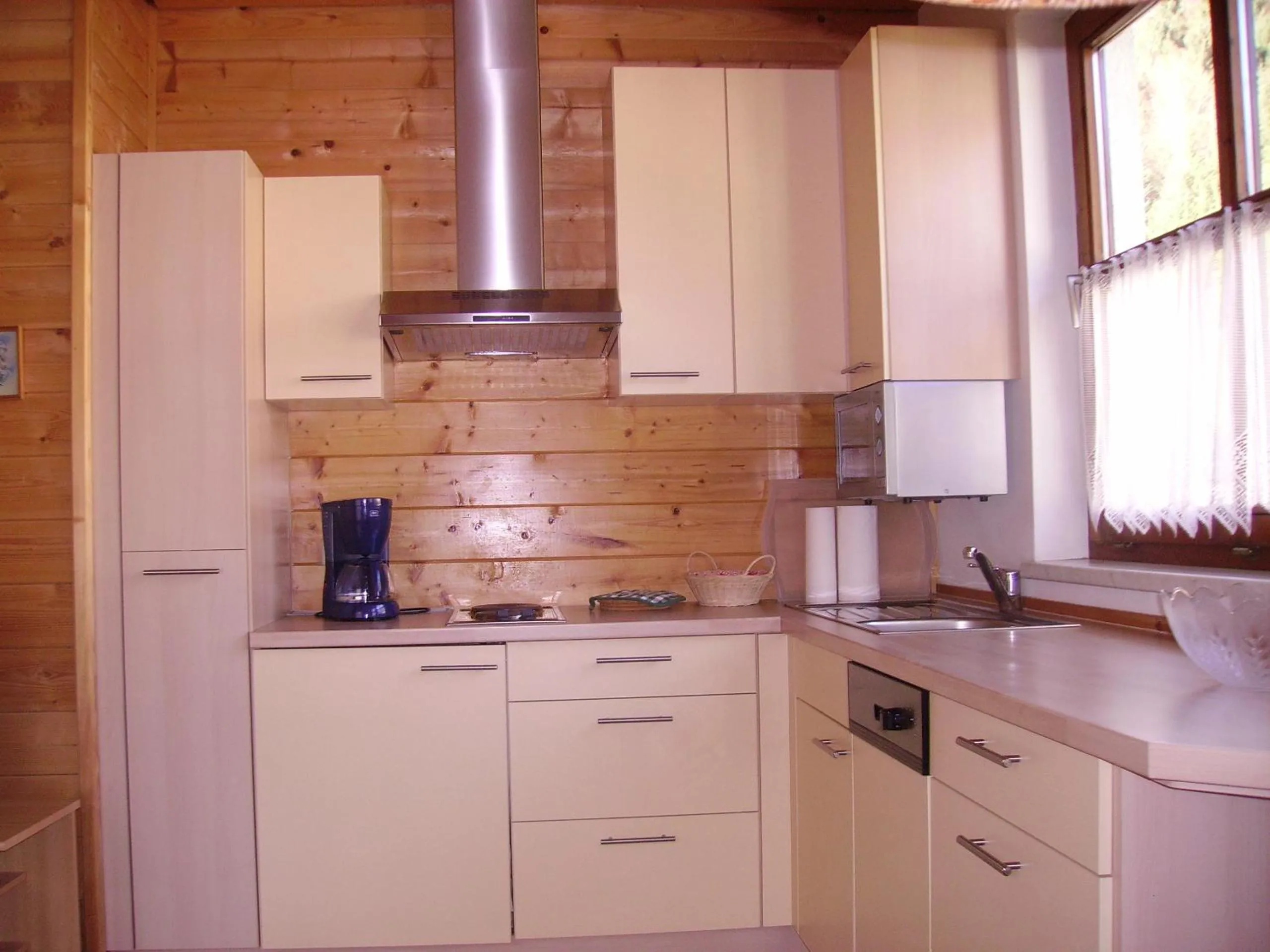 One-Bedroom Apartment - single occupancy in Wolfs Revier