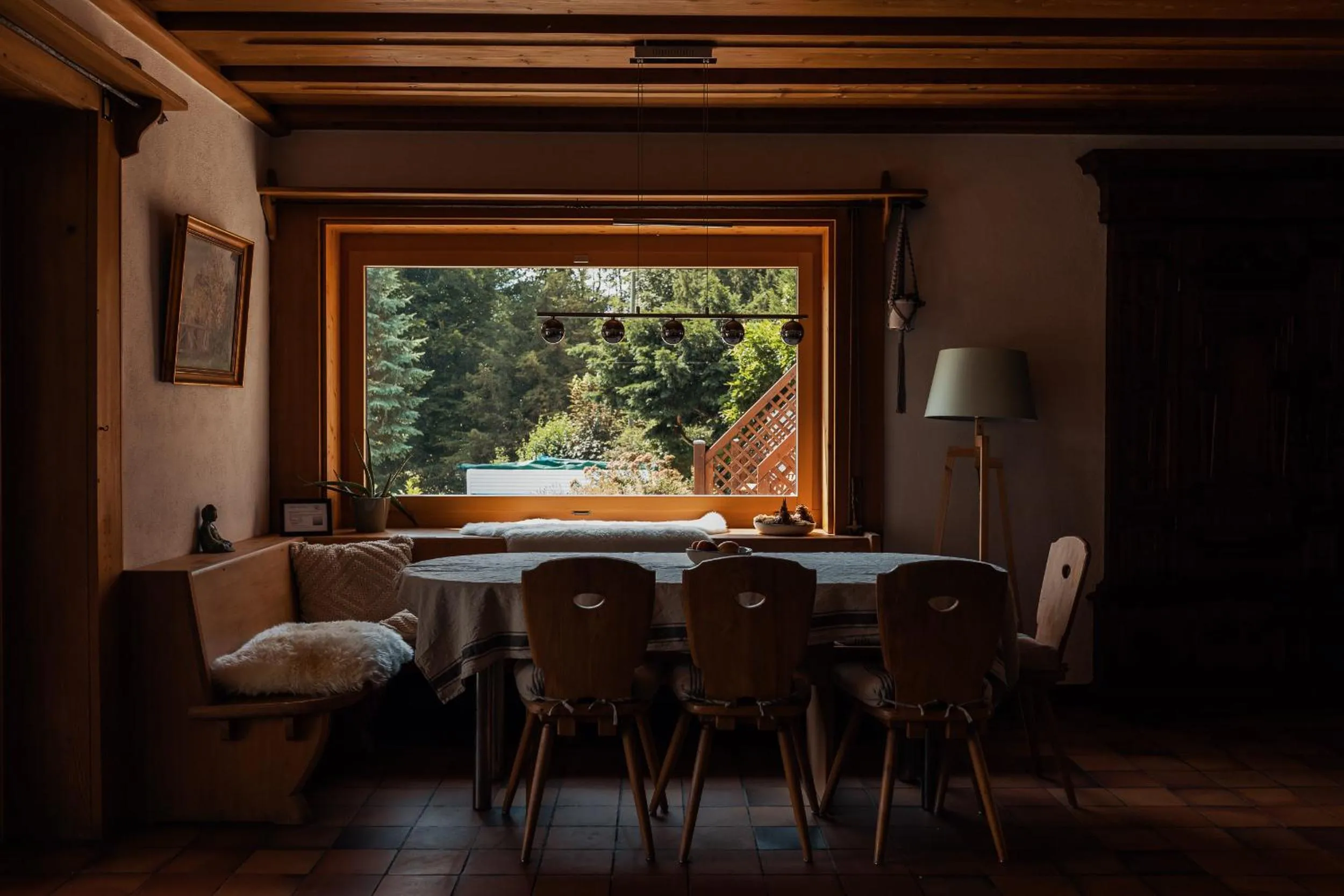 Dining area in Lake Villa Lotus