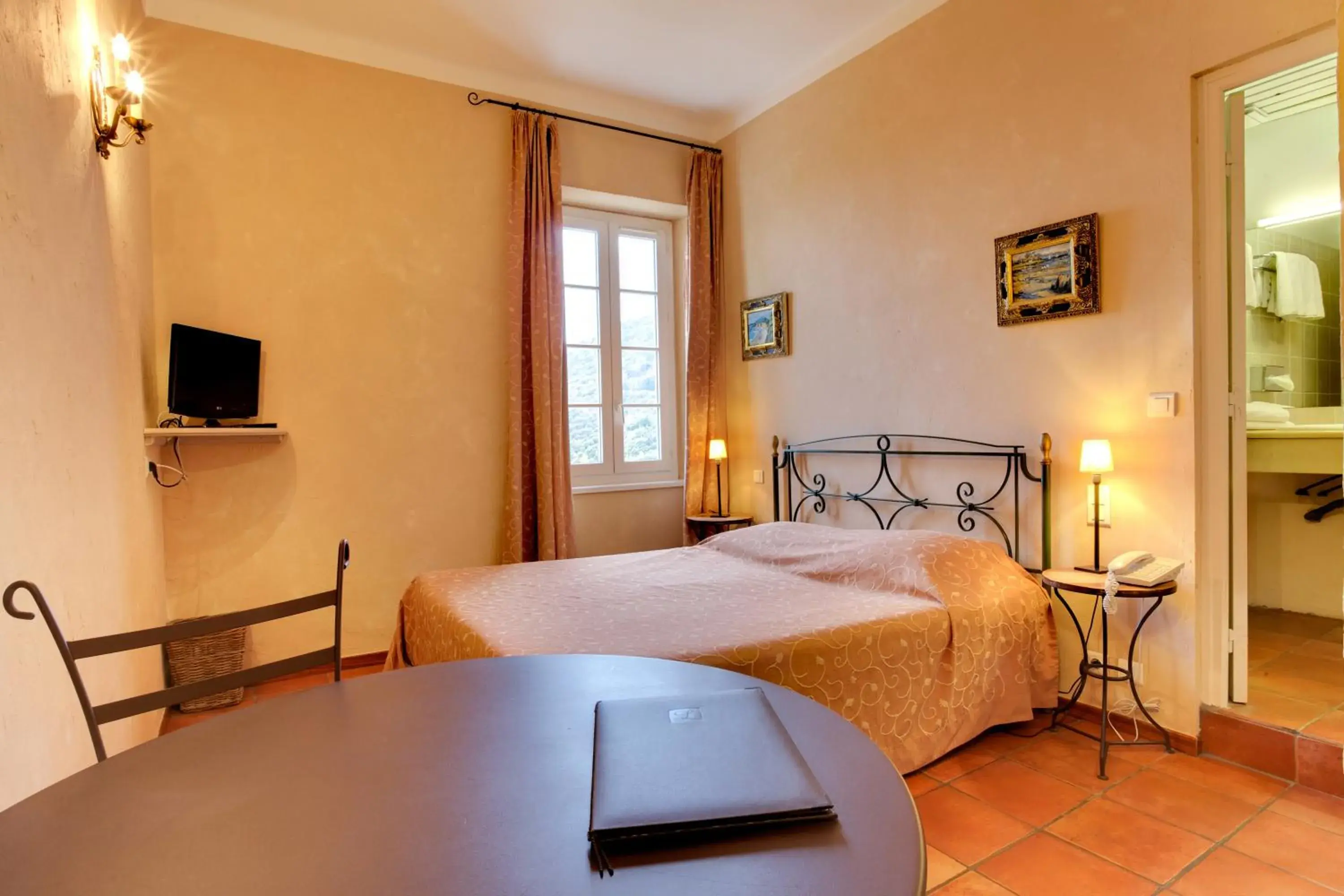 Privelege Double Room in Hôtel Restaurant la Corniche Privelege Double Room in Hôtel Restaurant la Corniche