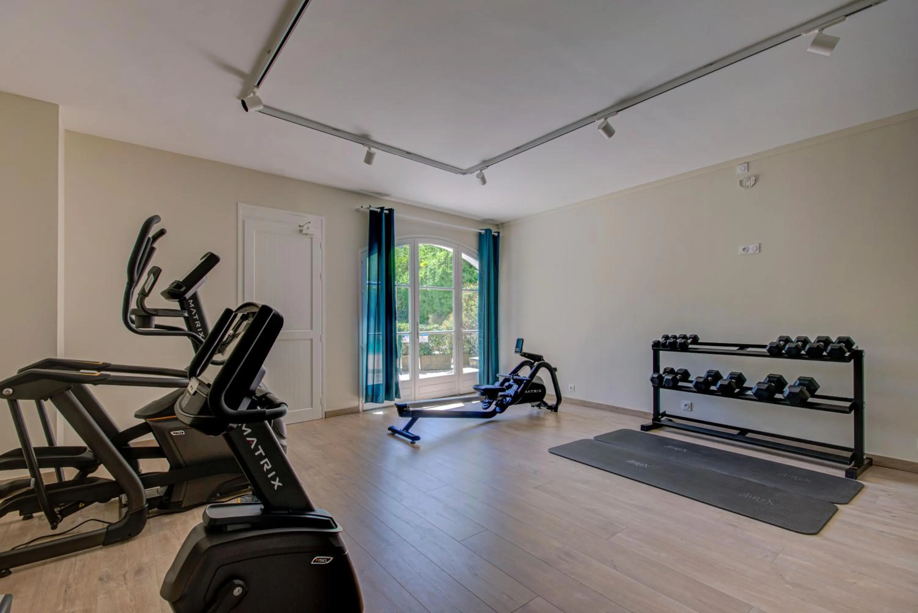Fitness centre/facilities in Hôtel Restaurant la Corniche