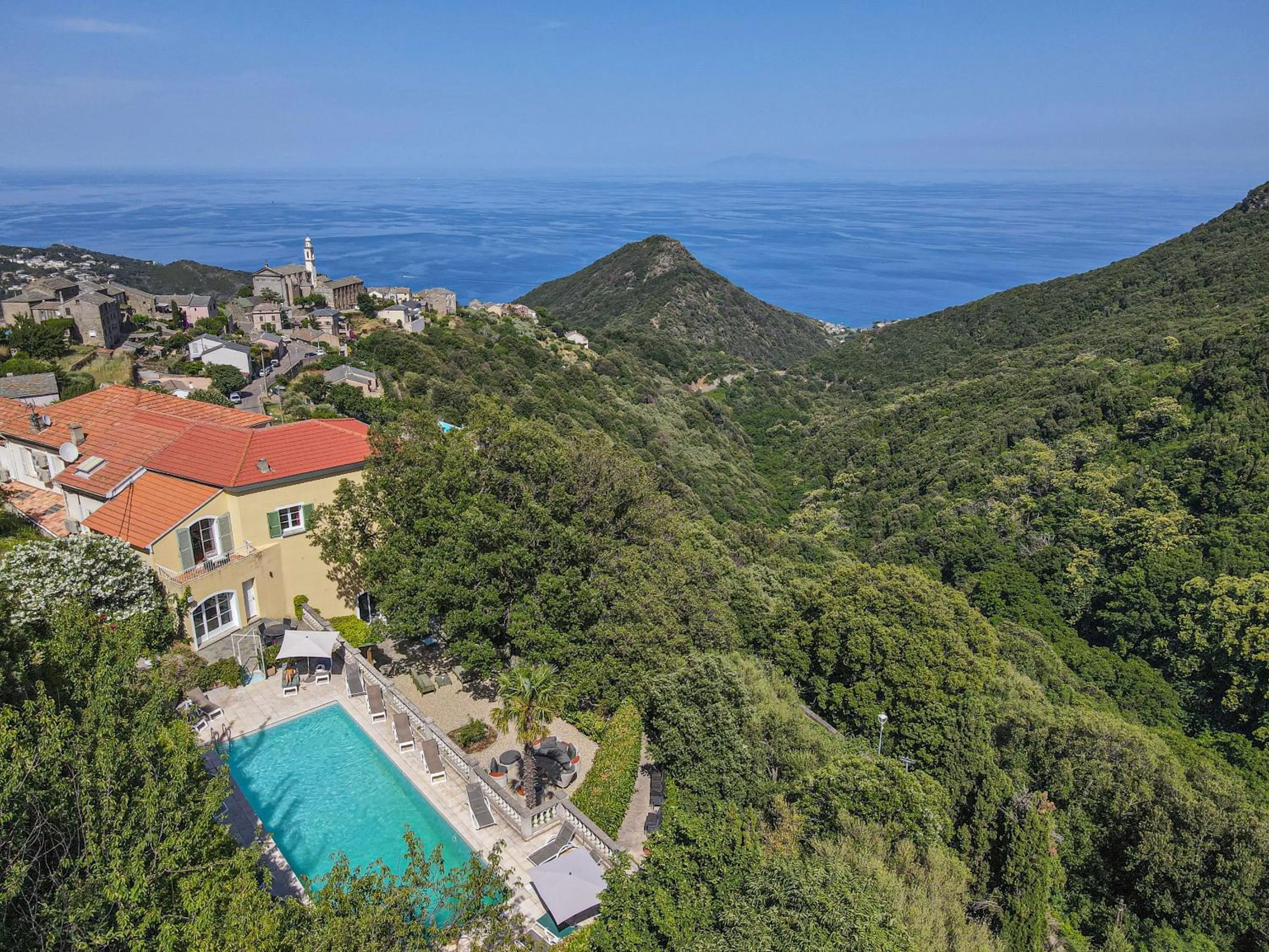 Bird's eye view in Hôtel Restaurant la Corniche